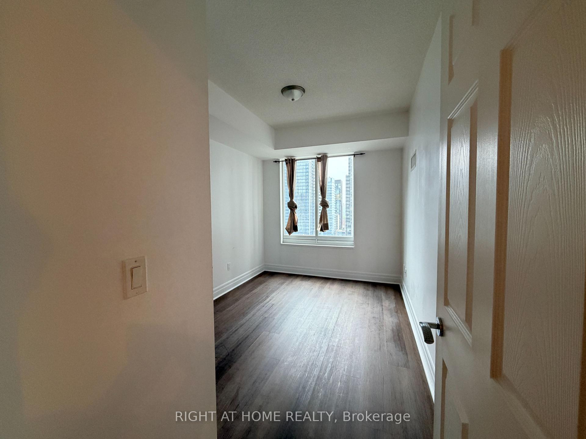 Photo 13 of Unit 1903, 35 Balmuto Street, Toronto, Bay Street Corridor — HOMEH