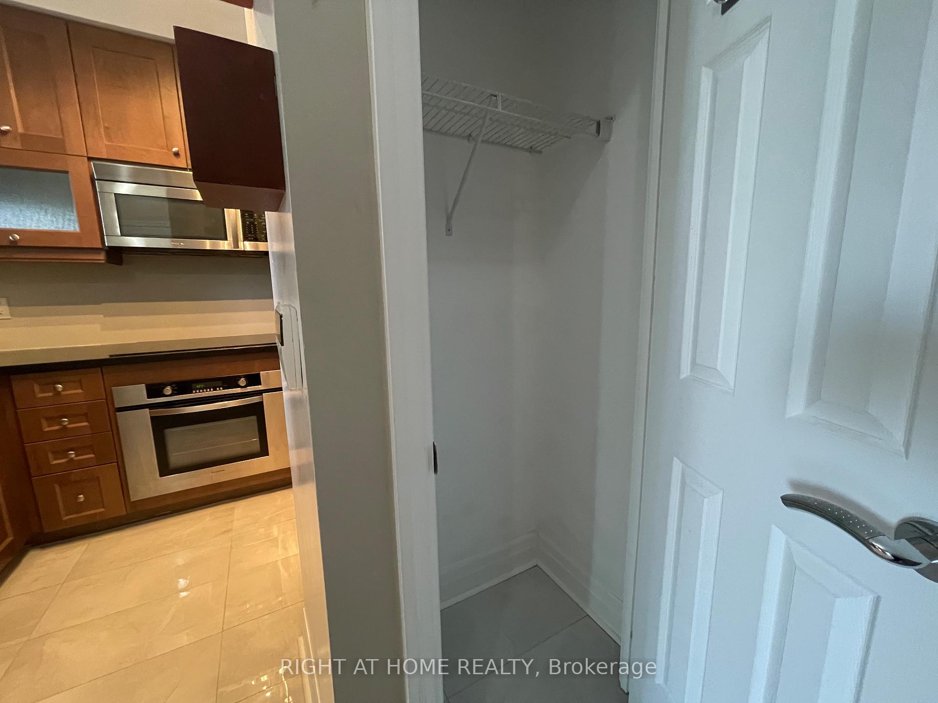 Photo 16 of Unit 1903, 35 Balmuto Street, Toronto, Bay Street Corridor — HOMEH