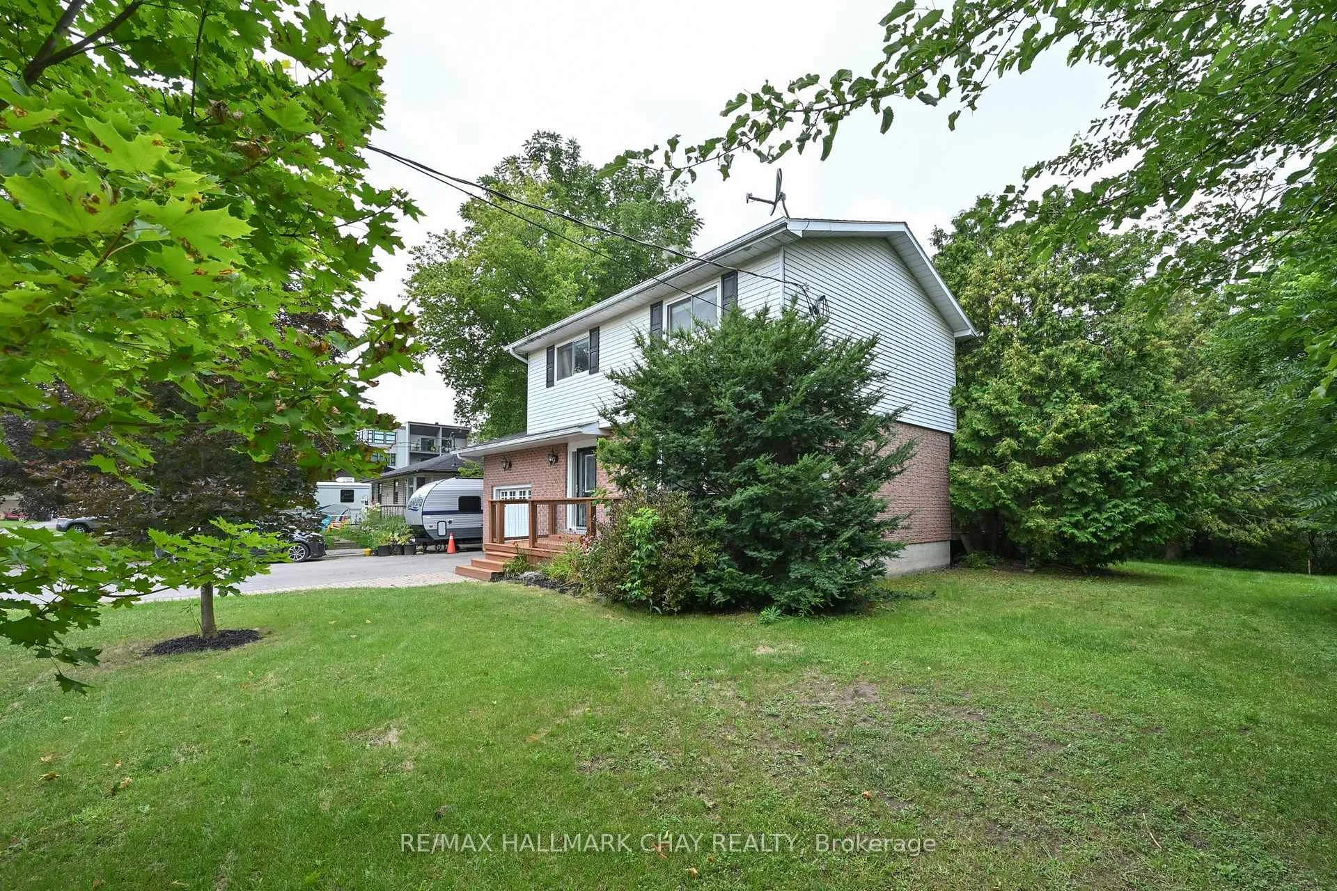 Photo 2 of 34 Boyne Crescent, New Tecumseth, Alliston — HOMEH