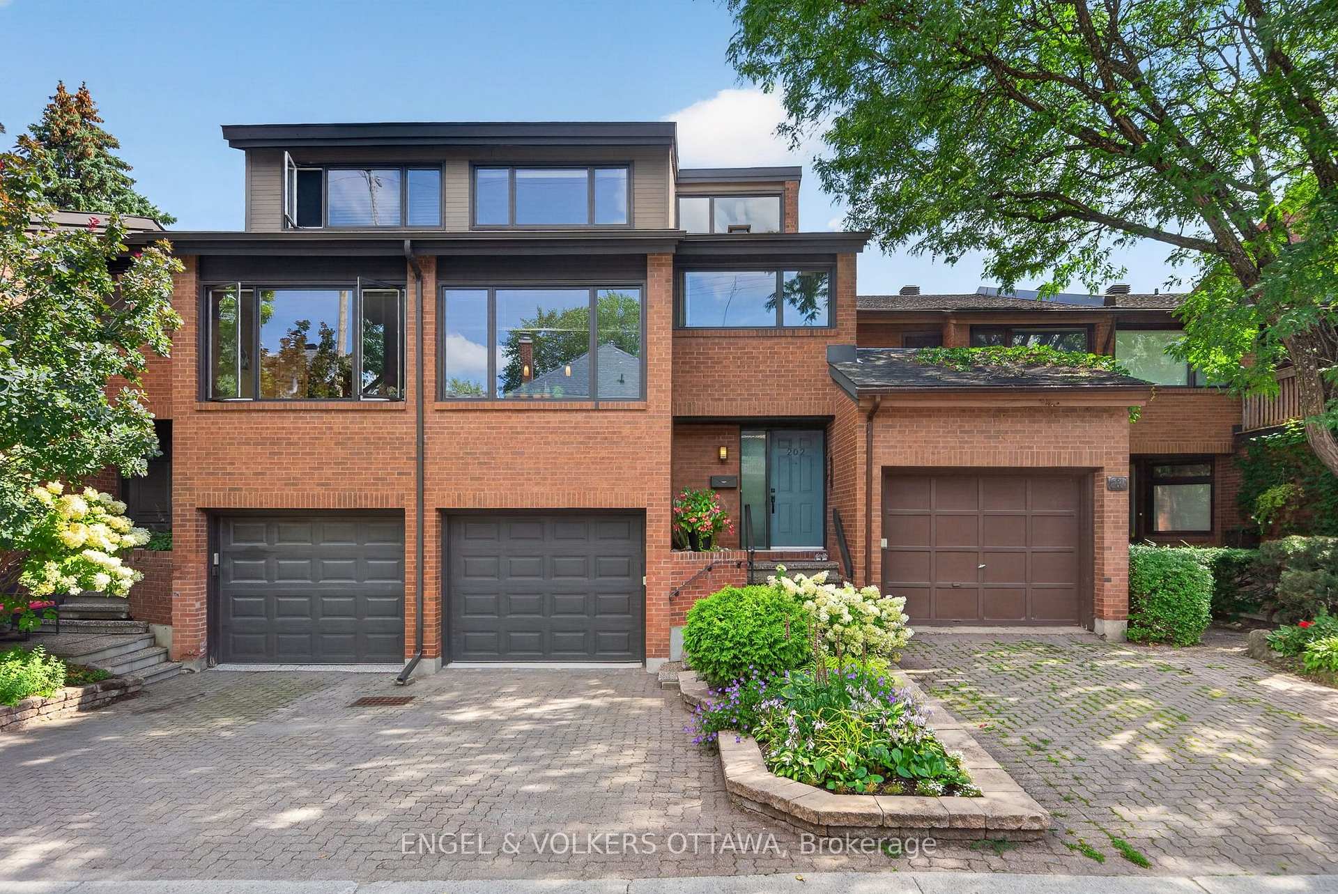 Front of 202 Holmwood Avenue