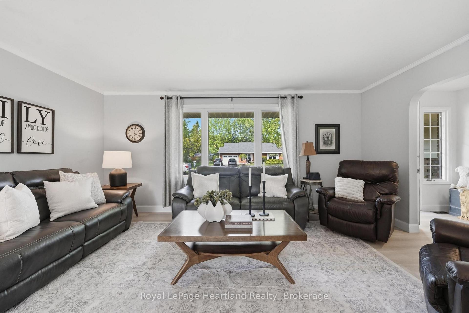 Photo 5 of 36589 Dunlop Drive, Ashfield-Colborne-Wawanosh, Colborne — HOMEH