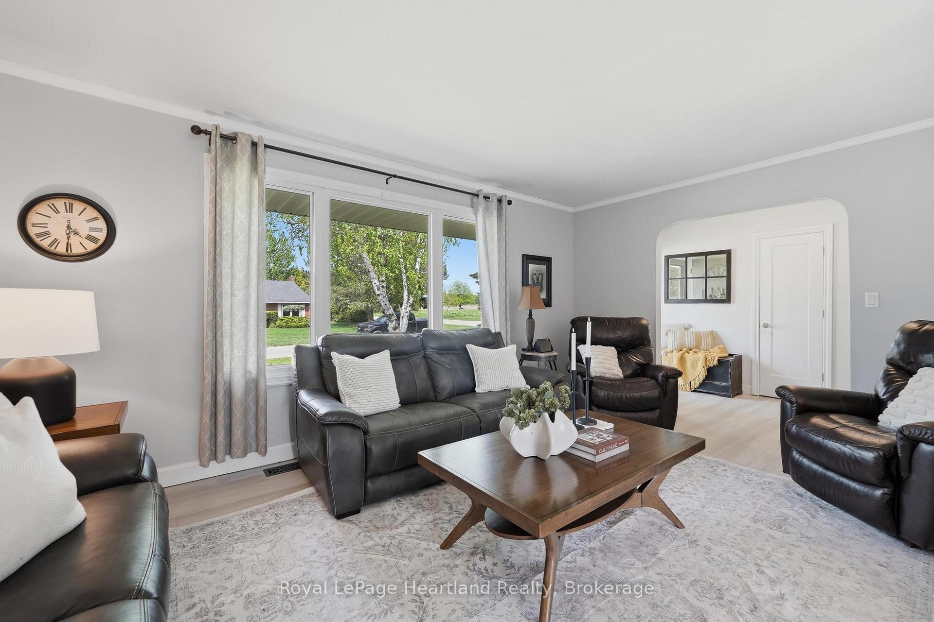 Photo 6 of 36589 Dunlop Drive, Ashfield-Colborne-Wawanosh, Colborne — HOMEH