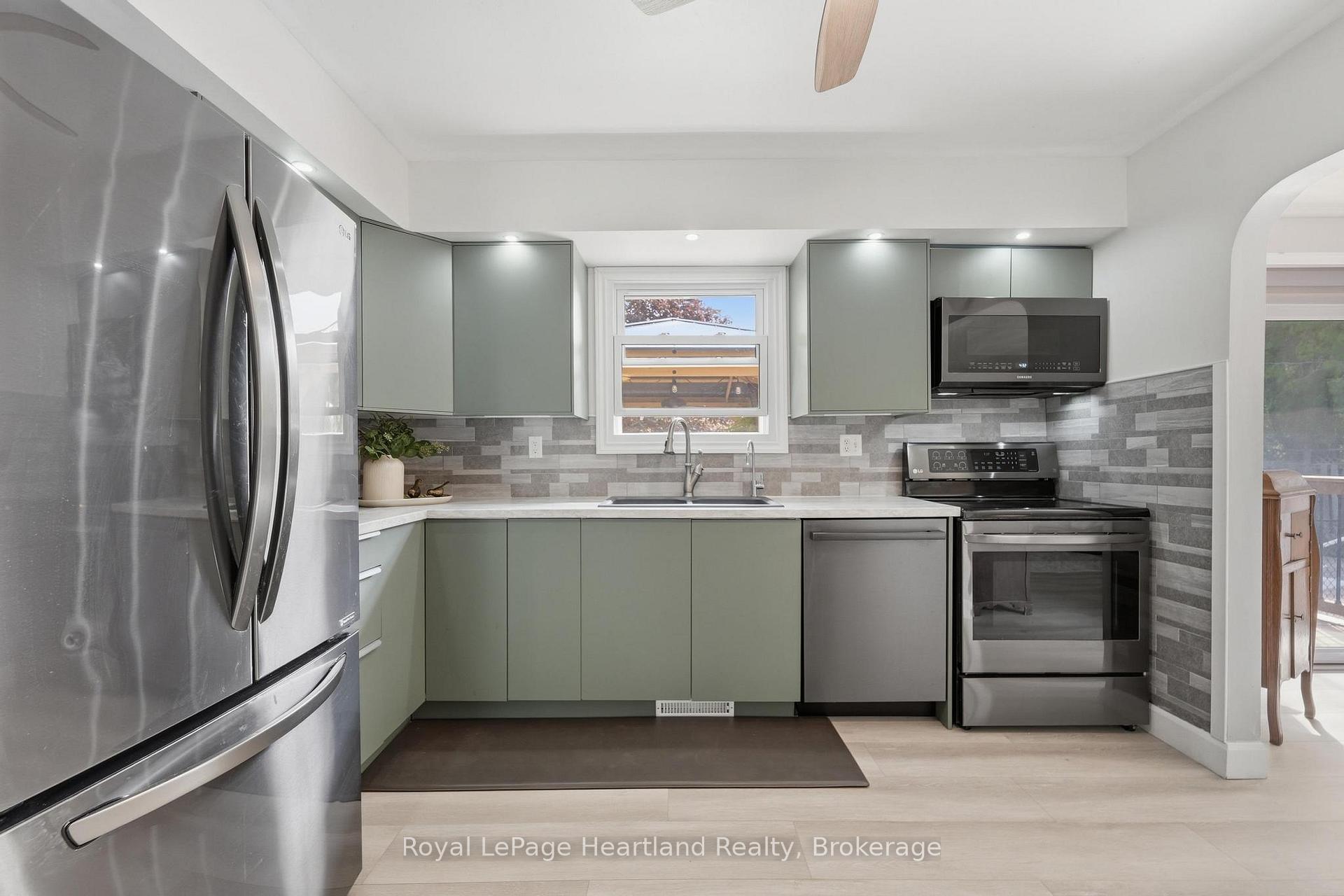 Photo 11 of 36589 Dunlop Drive, Ashfield-Colborne-Wawanosh, Colborne — HOMEH