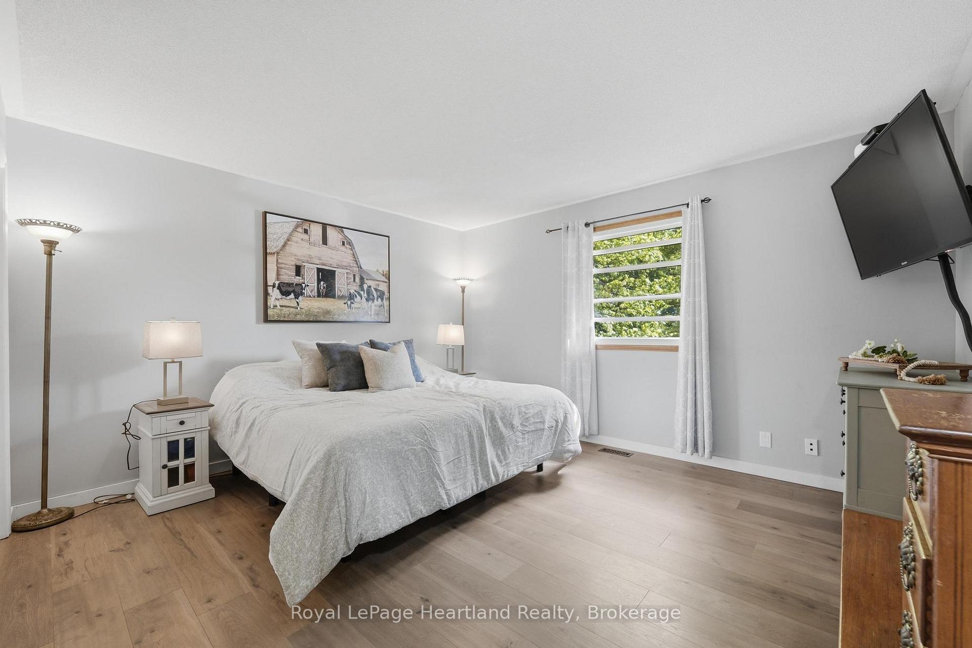 Photo 18 of 36589 Dunlop Drive, Ashfield-Colborne-Wawanosh, Colborne — HOMEH