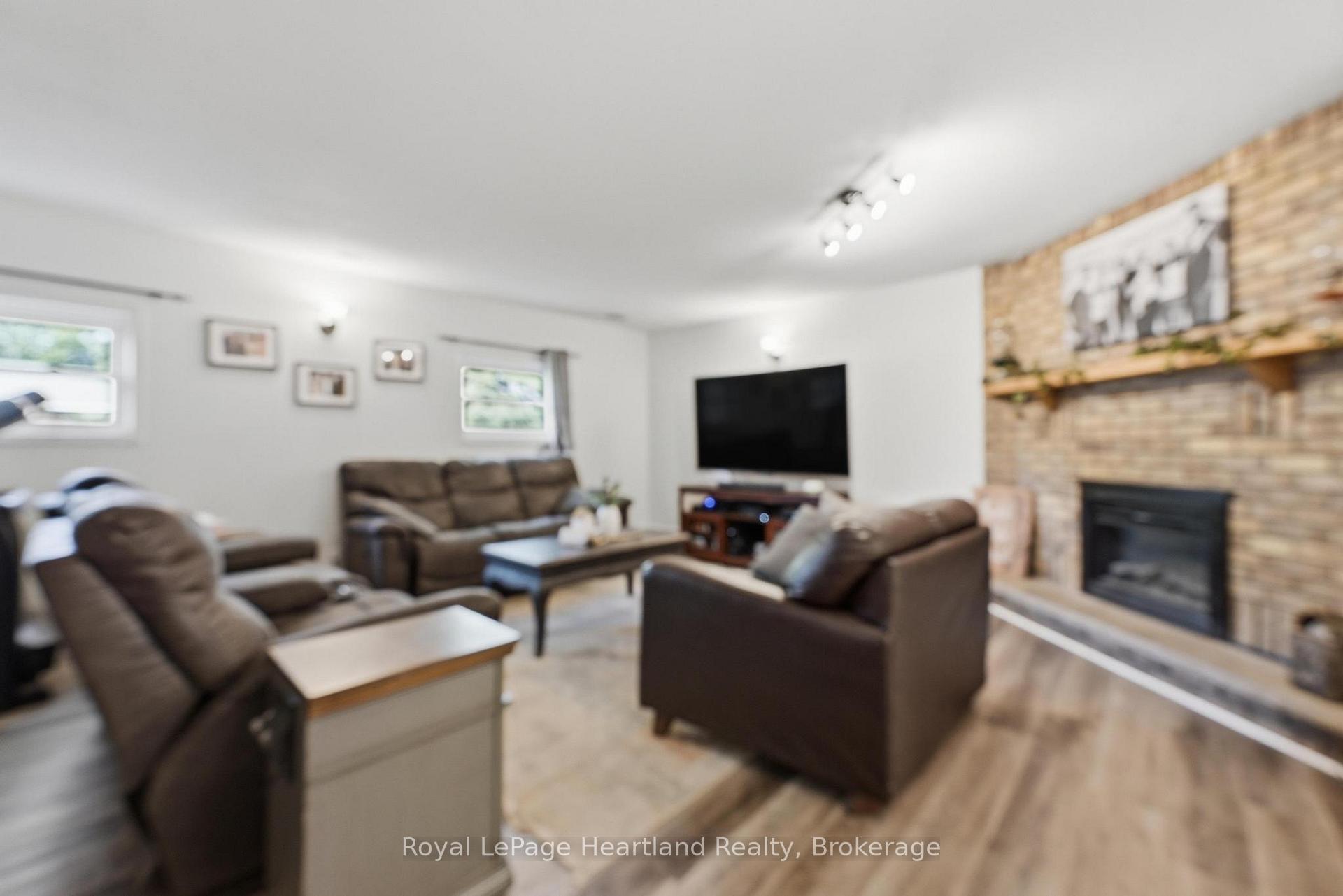 Photo 23 of 36589 Dunlop Drive, Ashfield-Colborne-Wawanosh, Colborne — HOMEH