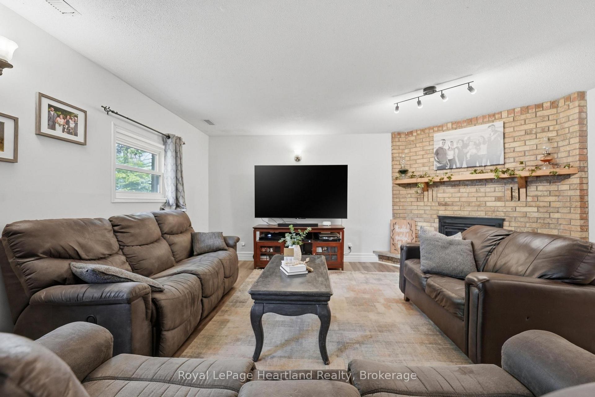 Photo 24 of 36589 Dunlop Drive, Ashfield-Colborne-Wawanosh, Colborne — HOMEH