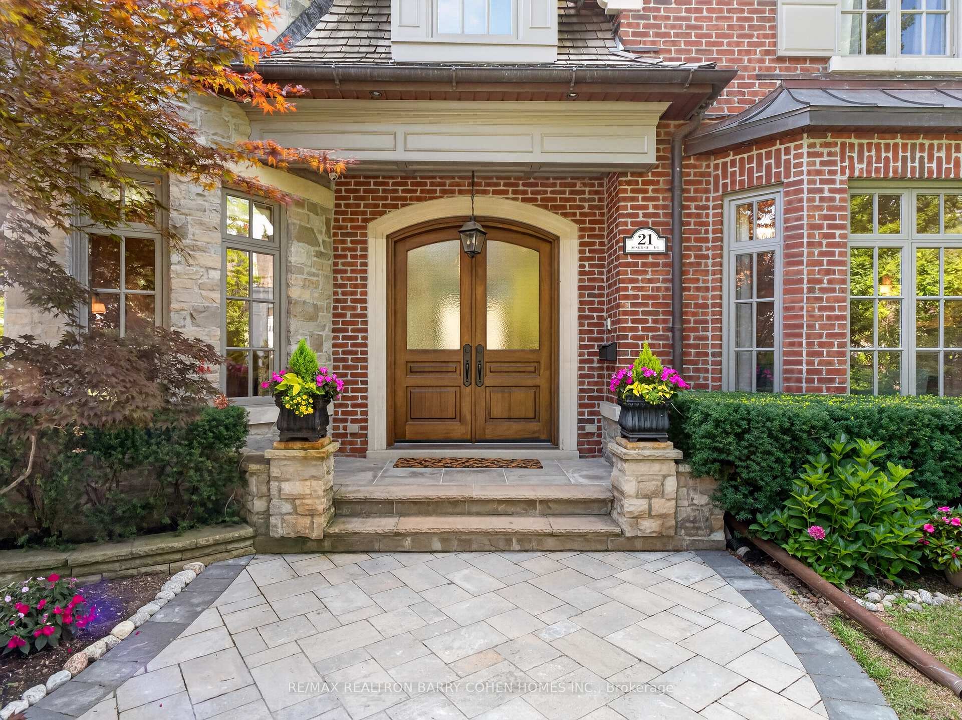 Photo 3 of 21 Don Ridge Drive, North York, St. Andrew-Windfields — HOMEH
