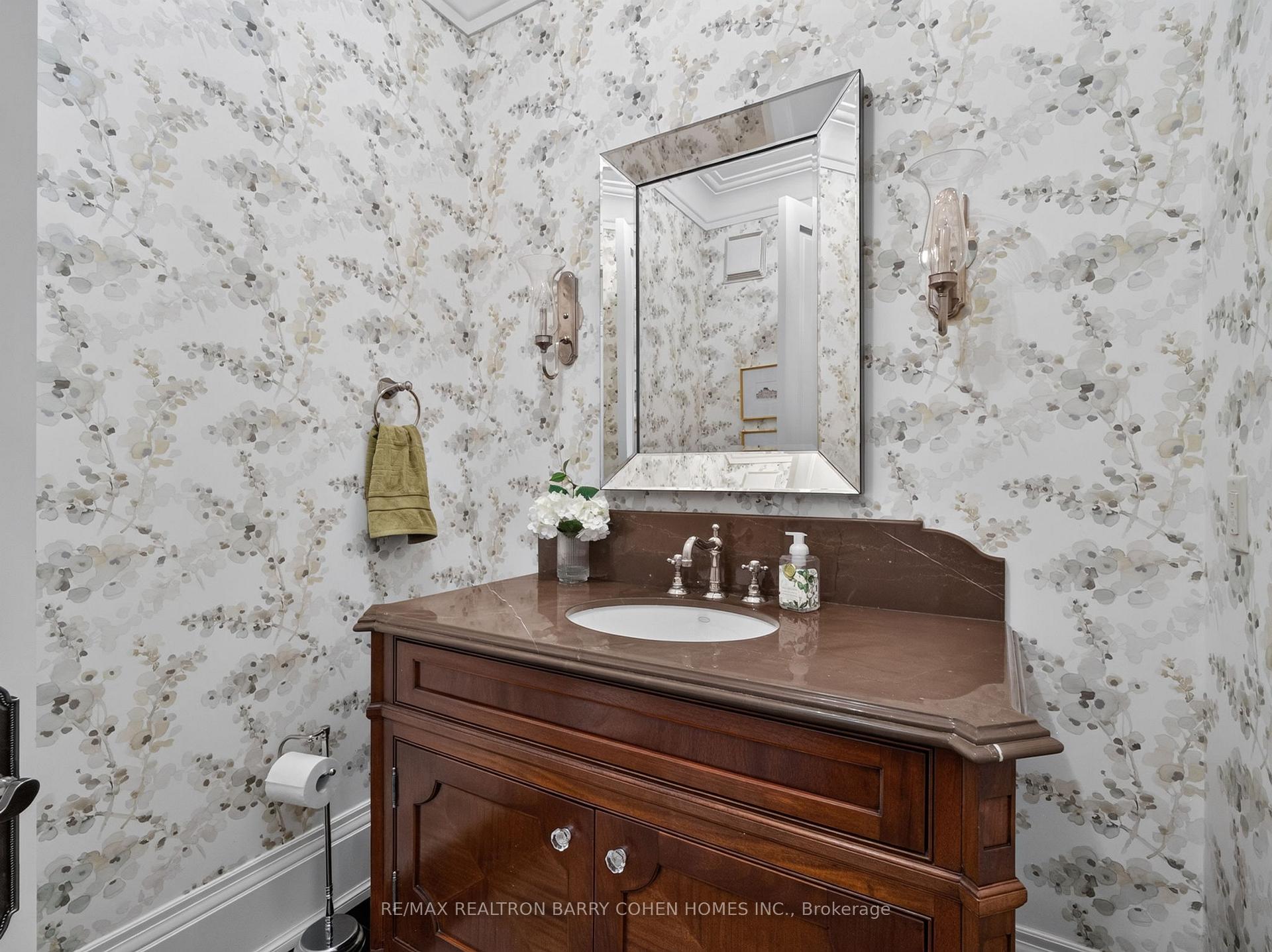 Photo 14 of 21 Don Ridge Drive, North York, St. Andrew-Windfields — HOMEH