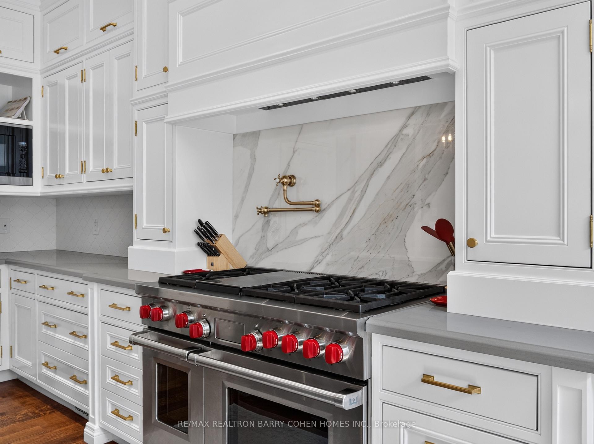 Photo 19 of 21 Don Ridge Drive, North York, St. Andrew-Windfields — HOMEH