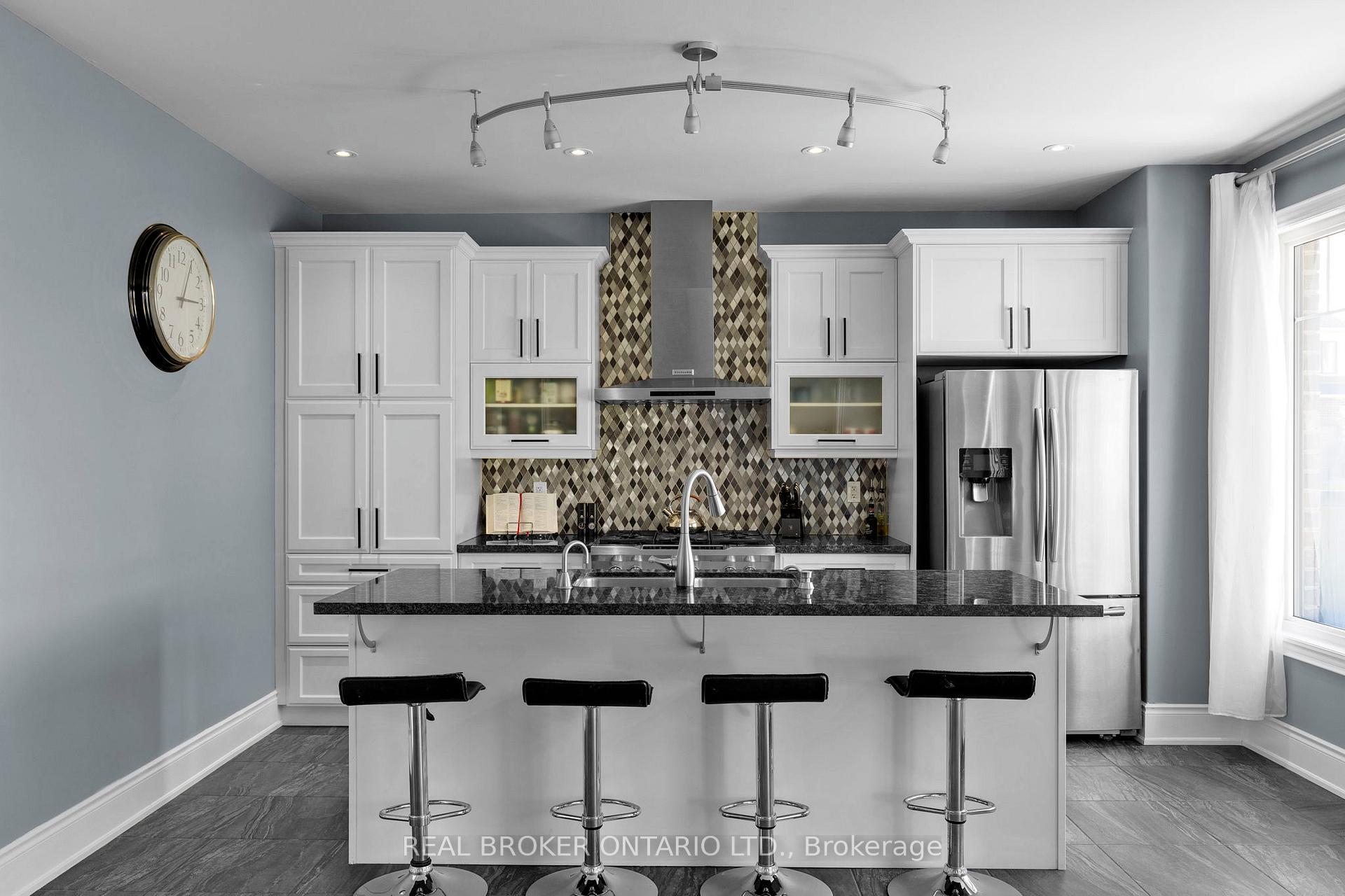 Photo 13 of 3032 Monarch Drive, Orillia — HOMEH