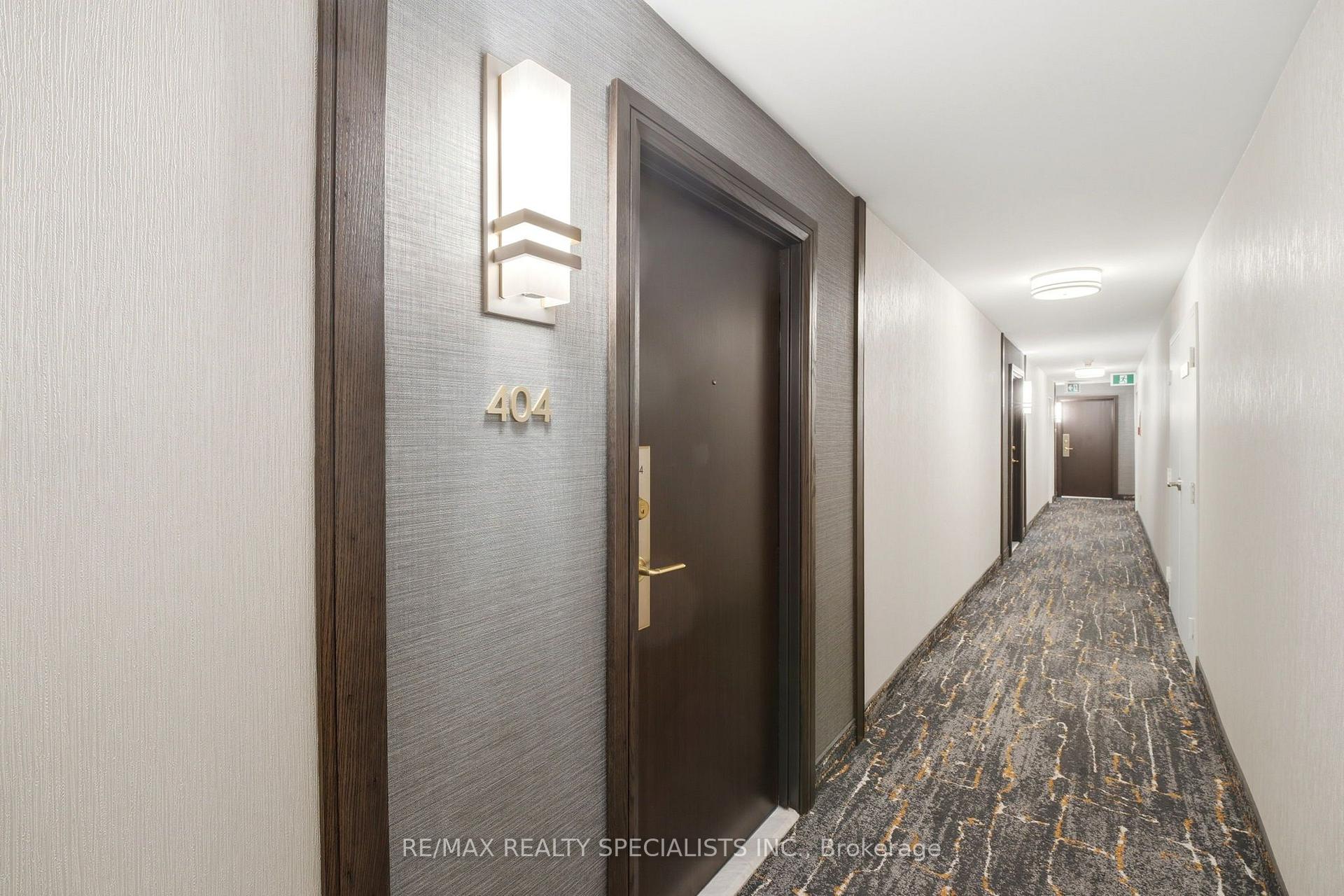 Photo 2 of Unit 404, 4205 Shipp Drive, Mississauga, City Centre — HOMEH