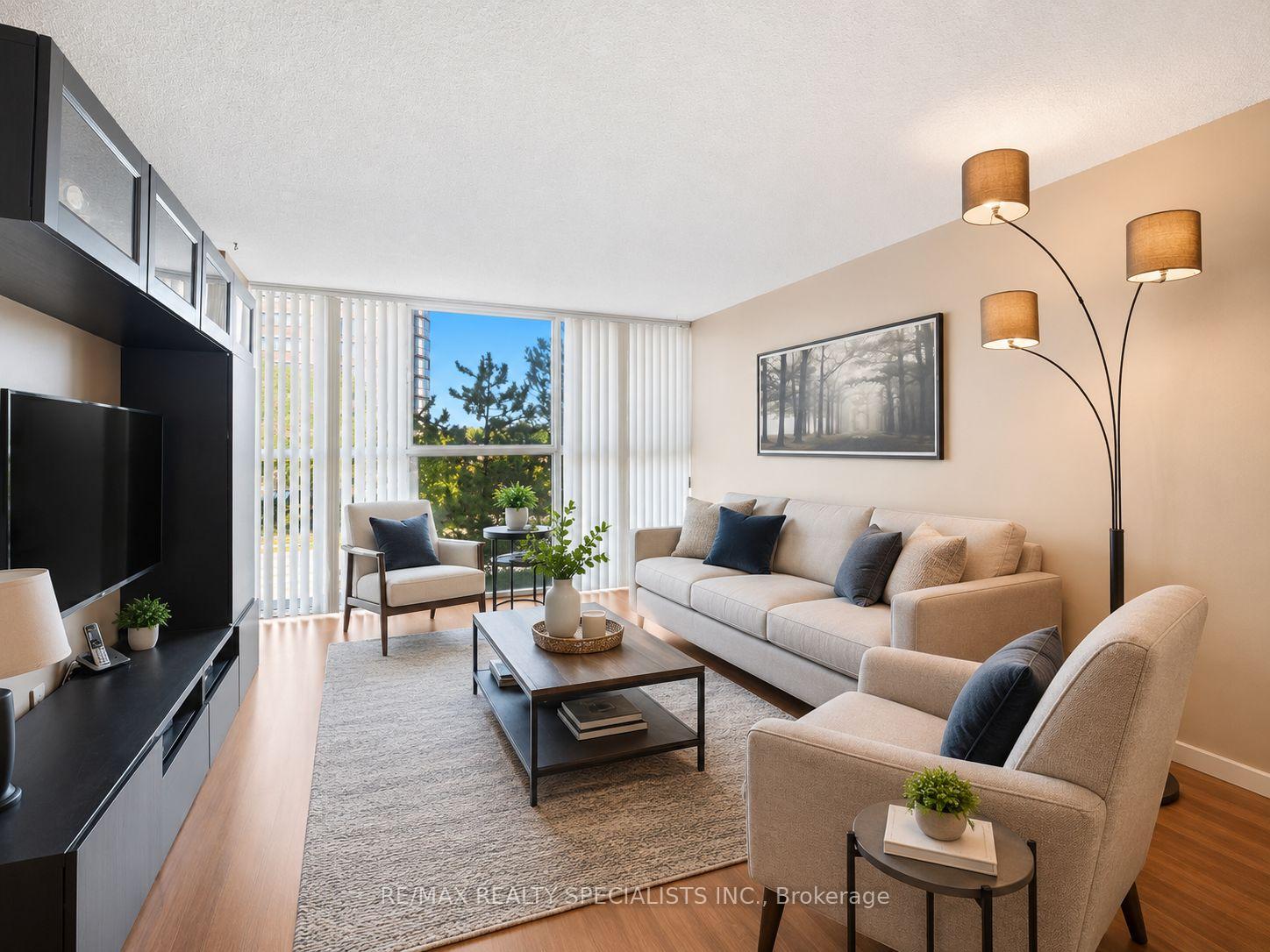 Photo 3 of Unit 404, 4205 Shipp Drive, Mississauga, City Centre — HOMEH