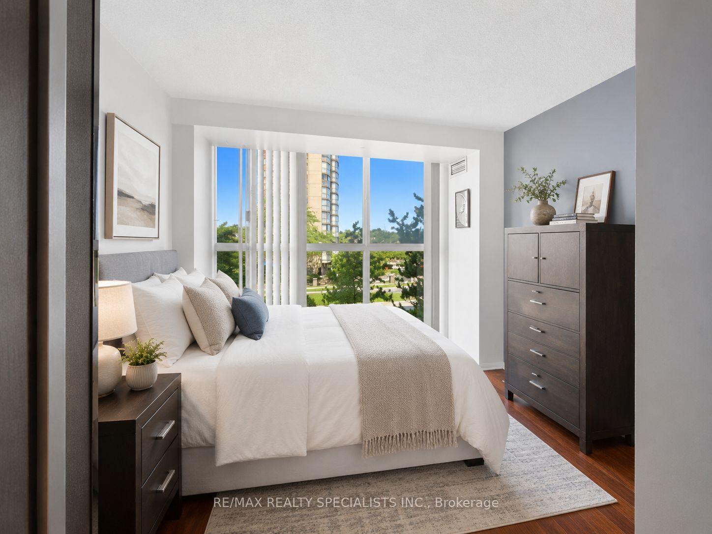 Photo 9 of Unit 404, 4205 Shipp Drive, Mississauga, City Centre — HOMEH