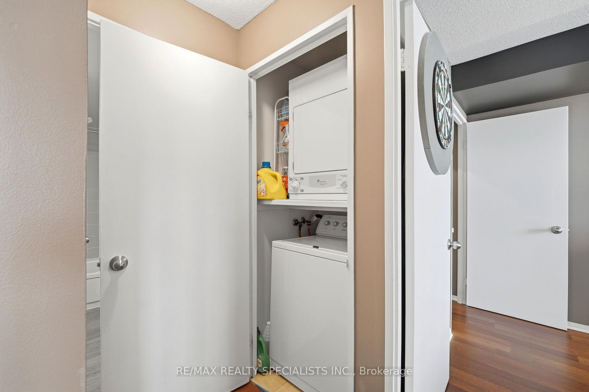 Photo 11 of Unit 404, 4205 Shipp Drive, Mississauga, City Centre — HOMEH