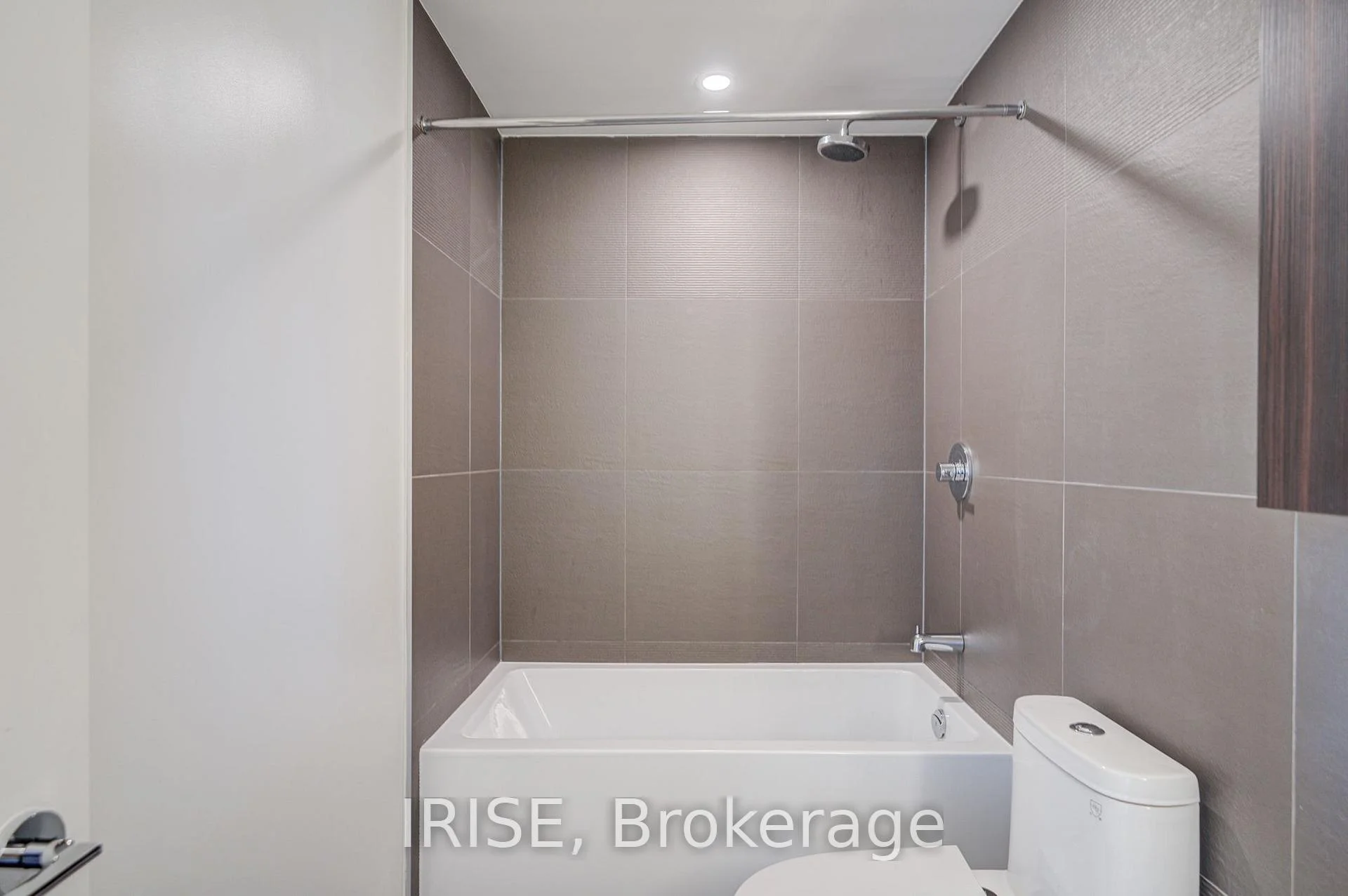 Photo 25 of Unit 4013, 35 Mercer Street, Toronto, Waterfront Communities — HOMEH
