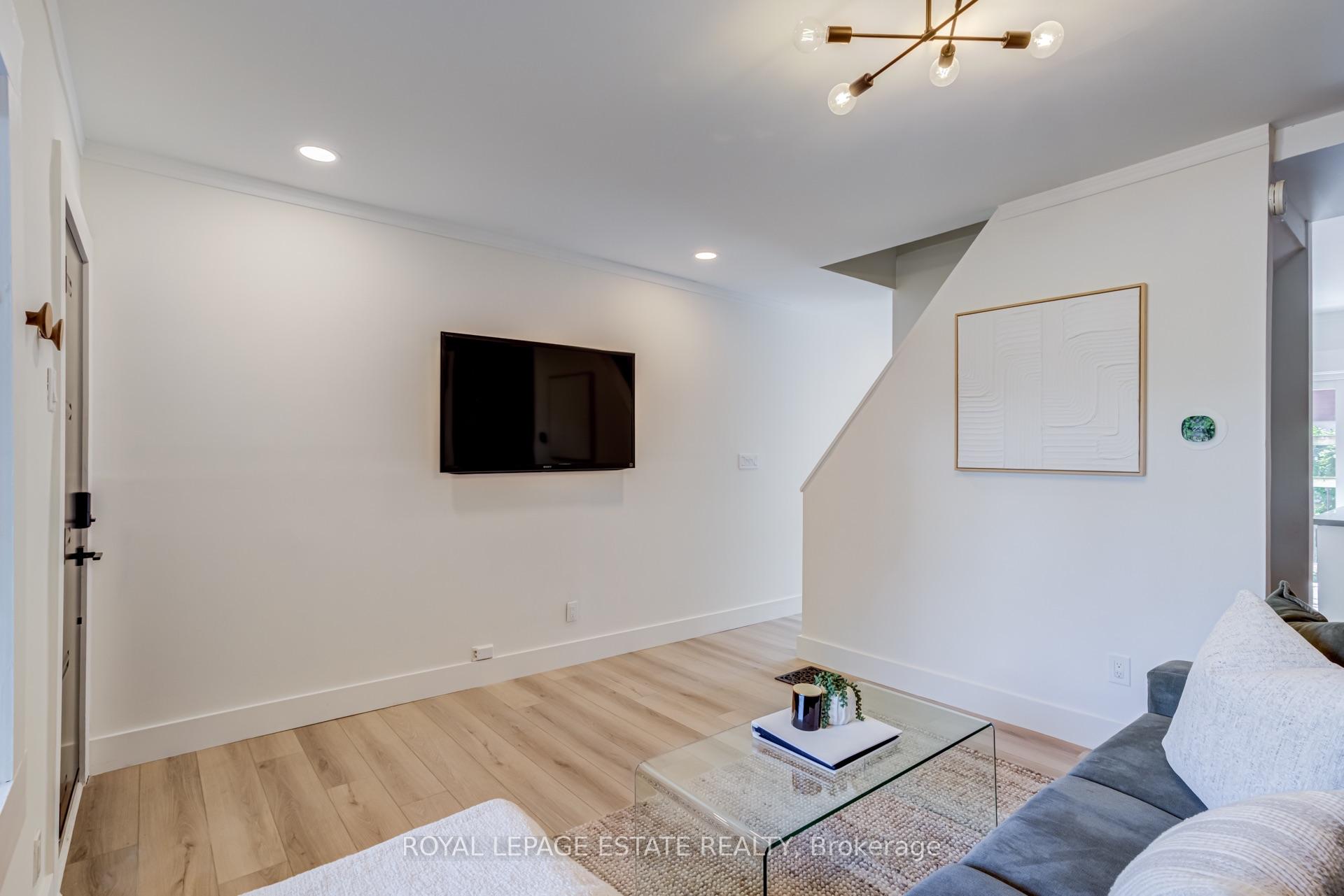 Photo 7 of 43 Fairford Avenue, Toronto, Greenwood-Coxwell — HOMEH