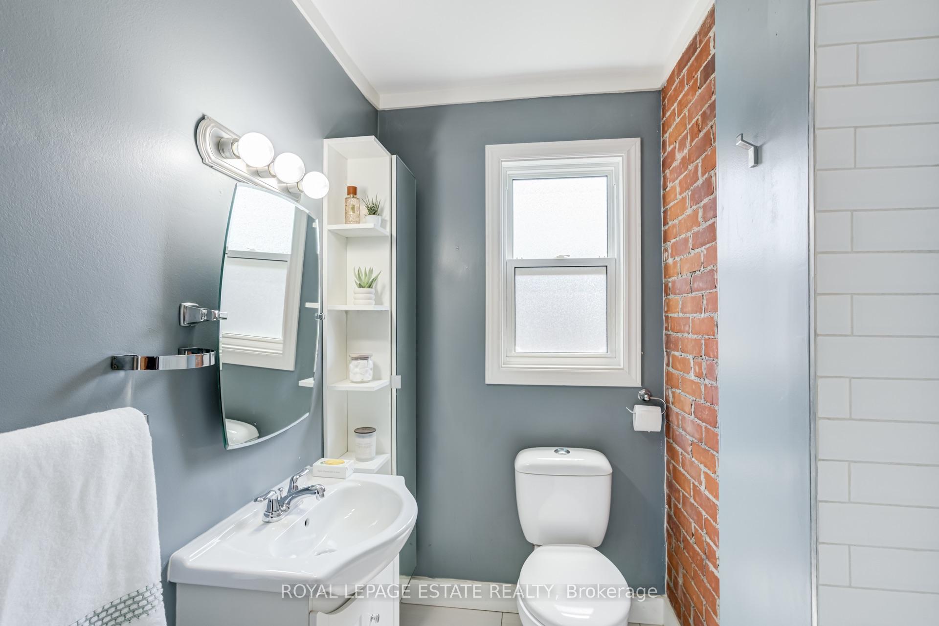 Photo 23 of 43 Fairford Avenue, Toronto, Greenwood-Coxwell — HOMEH