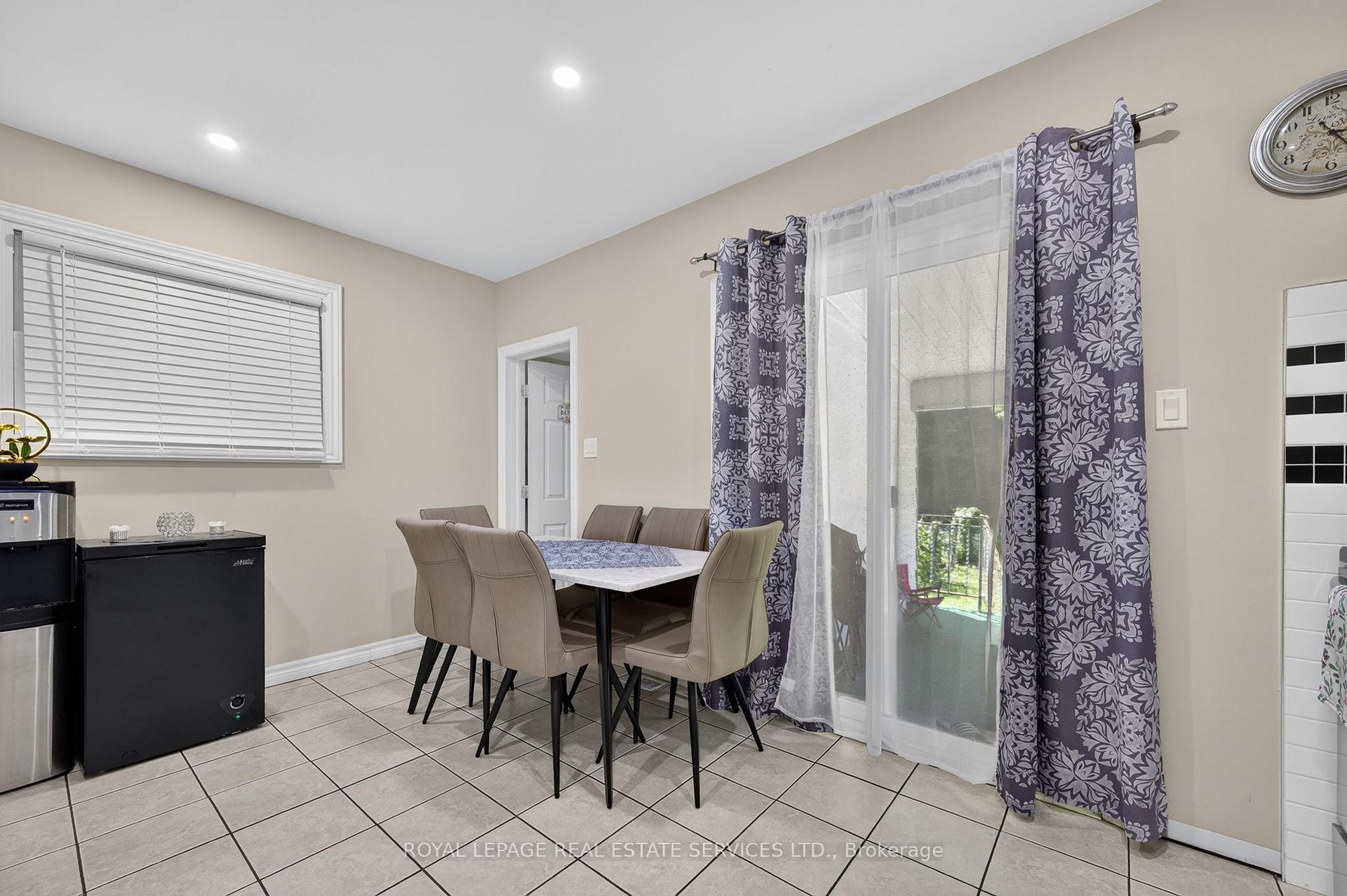 Photo 8 of 62 Erie Avenue, Hamilton, Stinson — HOMEH