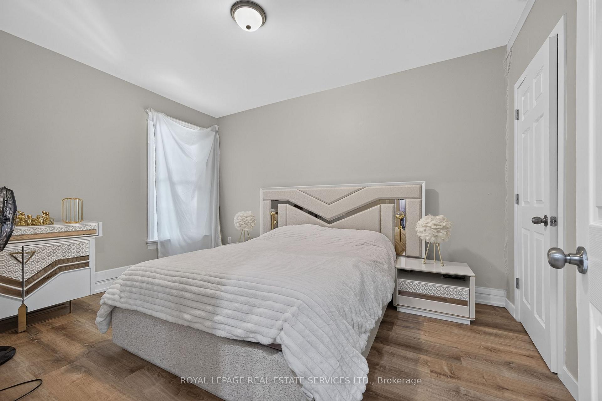 Photo 11 of 62 Erie Avenue, Hamilton, Stinson — HOMEH