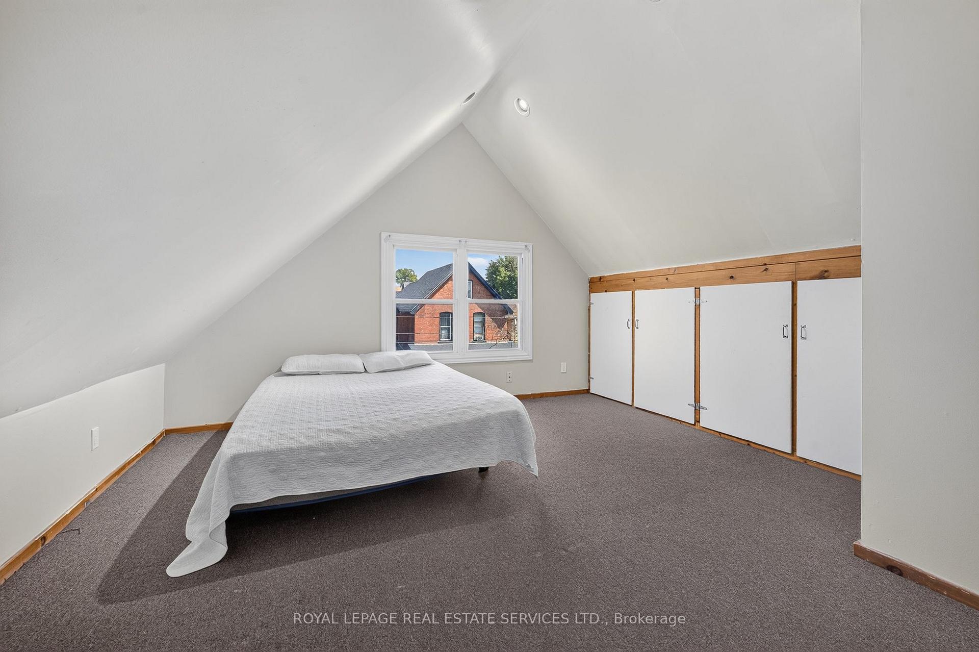 Photo 24 of 62 Erie Avenue, Hamilton, Stinson — HOMEH