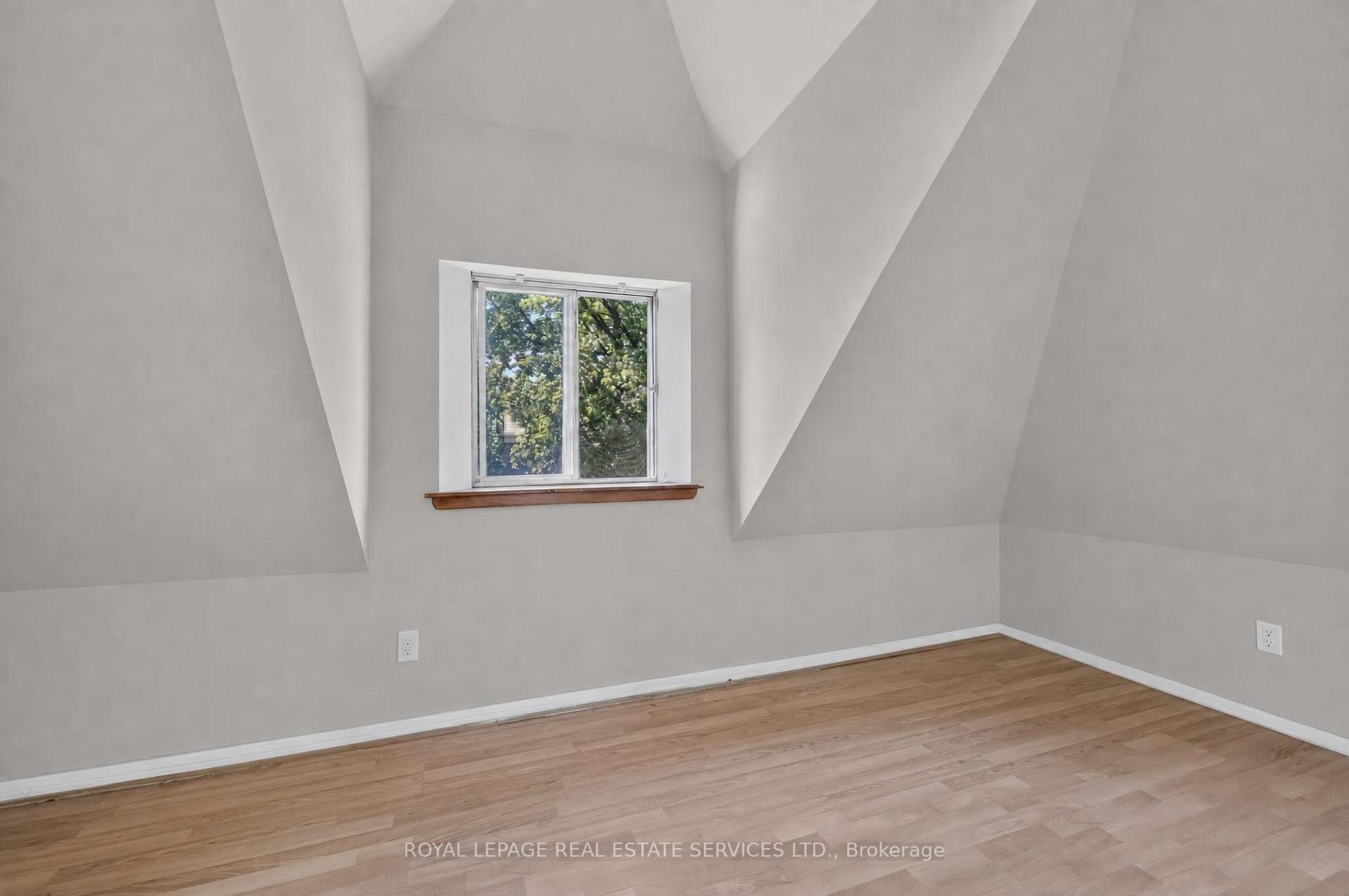 Photo 25 of 62 Erie Avenue, Hamilton, Stinson — HOMEH