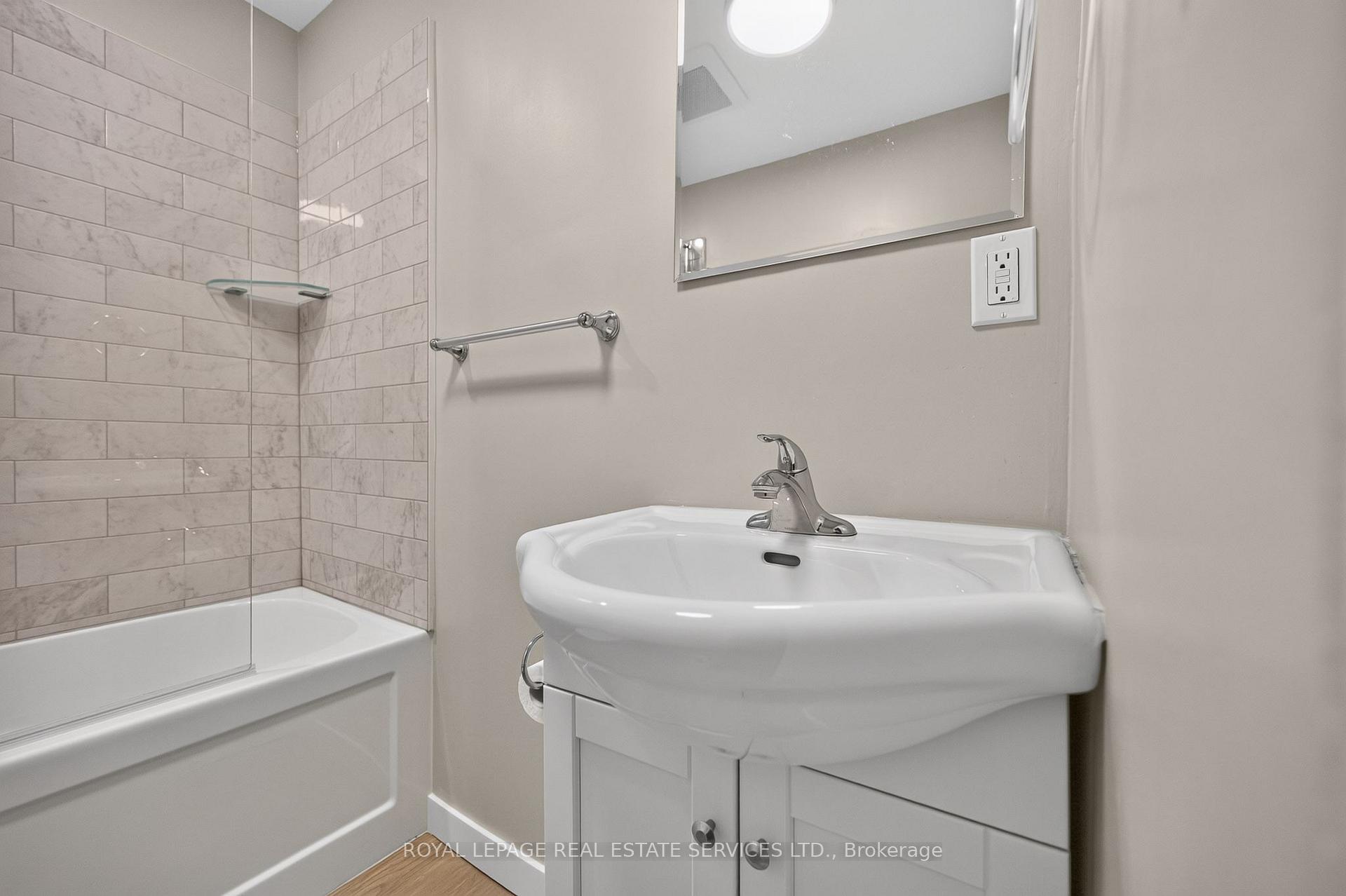 Photo 27 of 62 Erie Avenue, Hamilton, Stinson — HOMEH