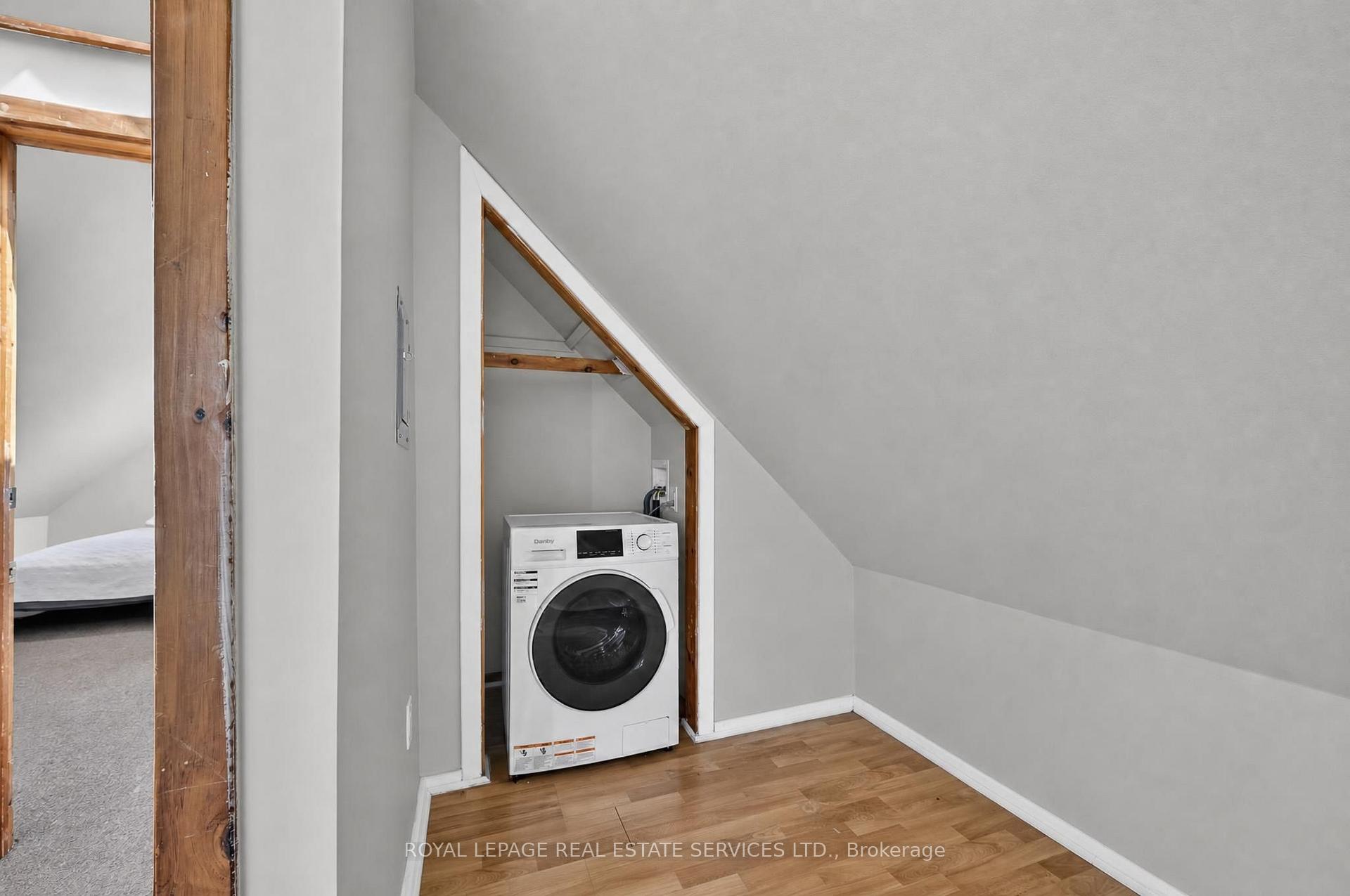 Photo 29 of 62 Erie Avenue, Hamilton, Stinson — HOMEH