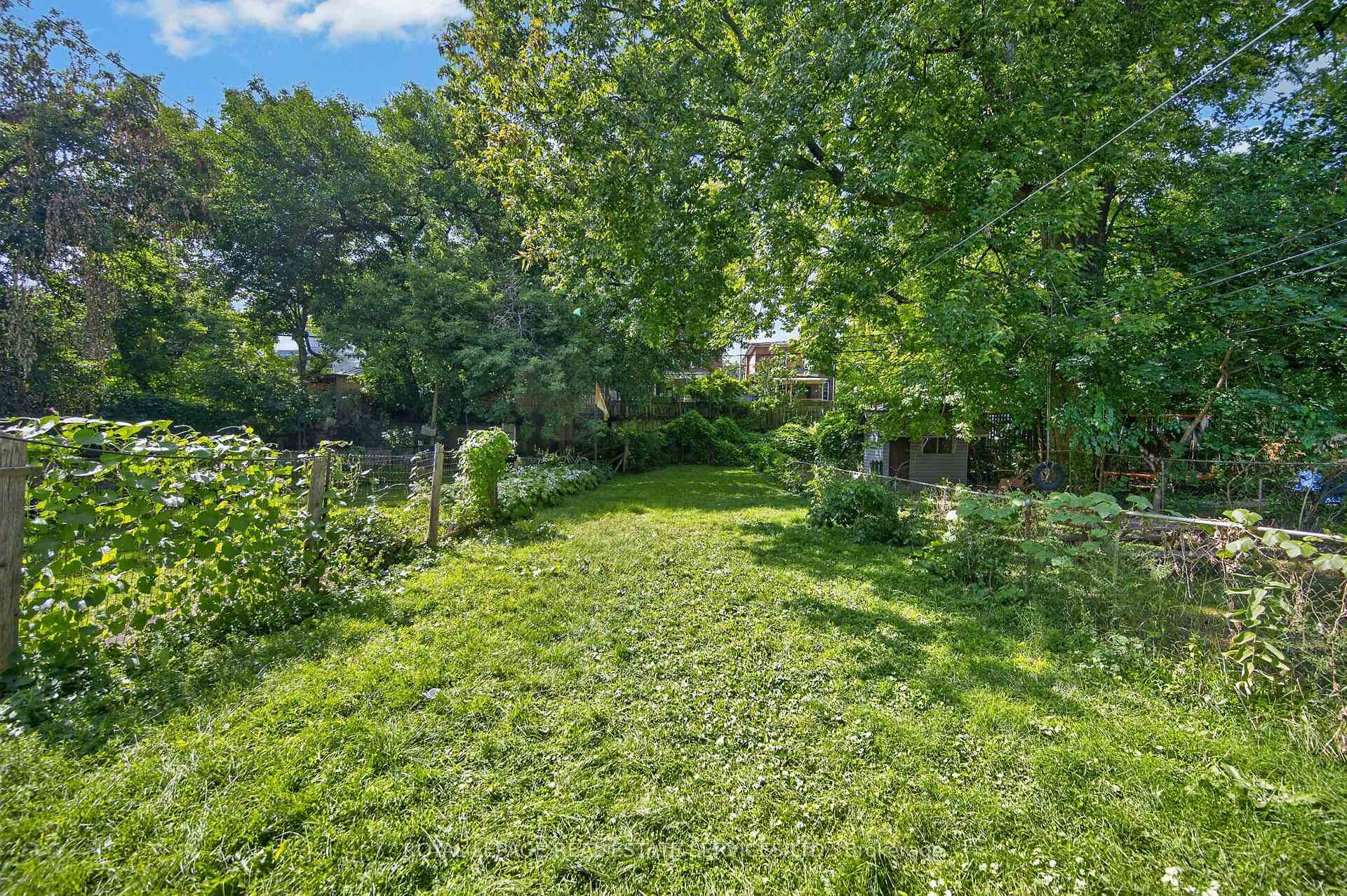 Photo 31 of 62 Erie Avenue, Hamilton, Stinson — HOMEH