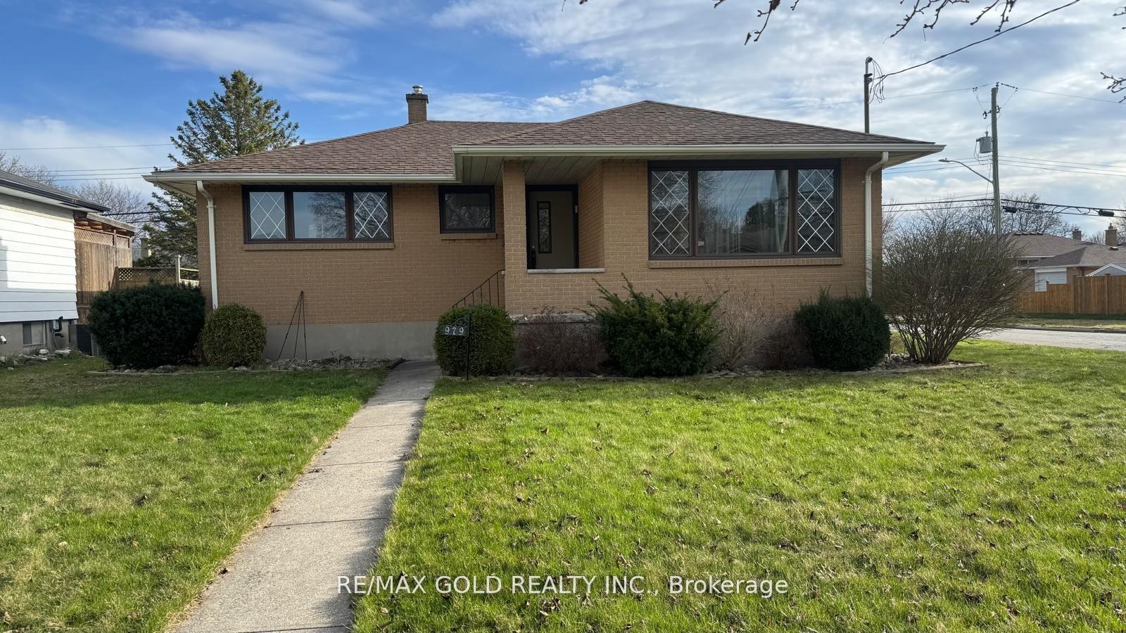 Photo of 979 Wellington Street