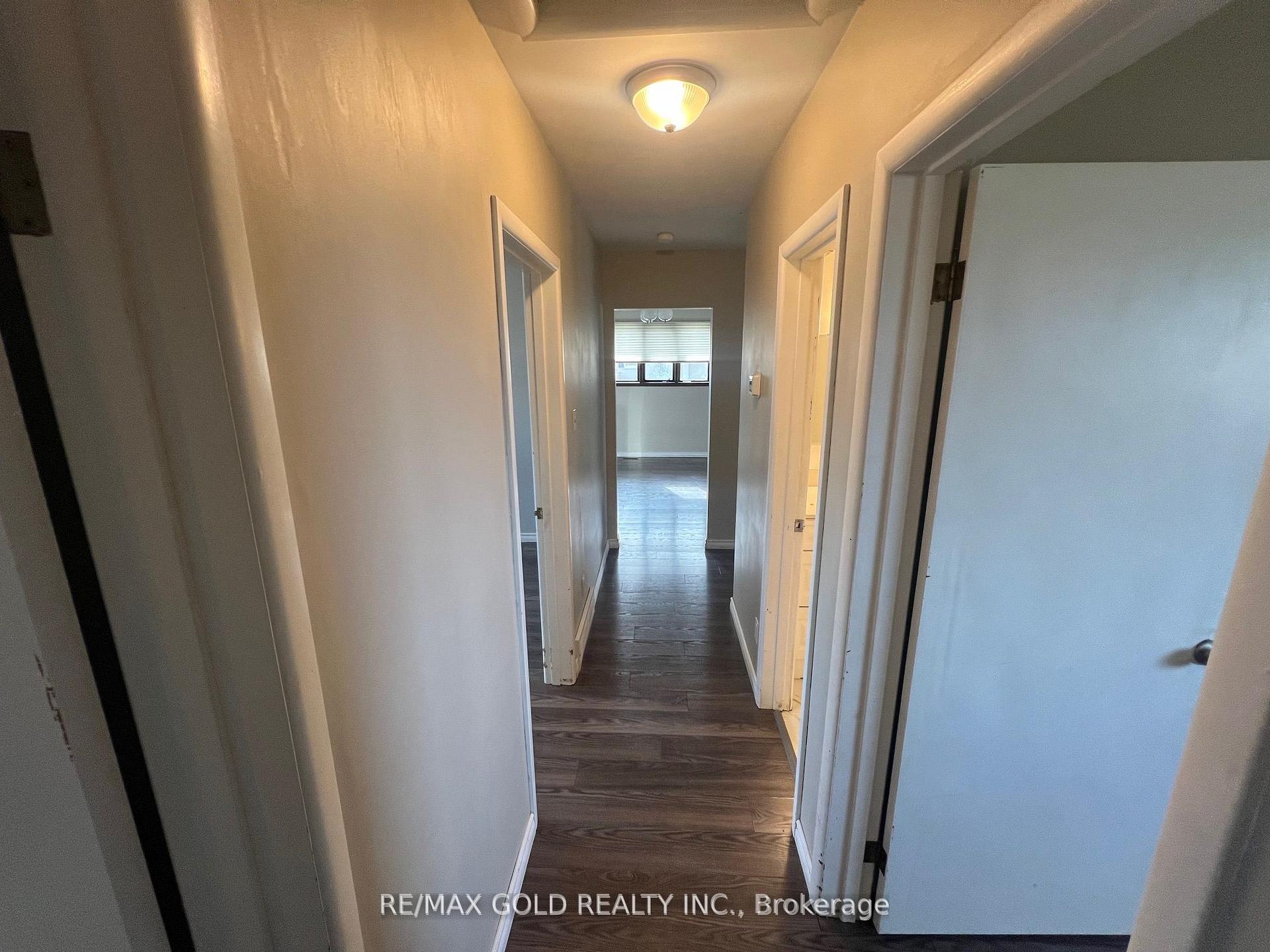 Photo 5 of 979 Wellington Street, Sarnia — HOMEH