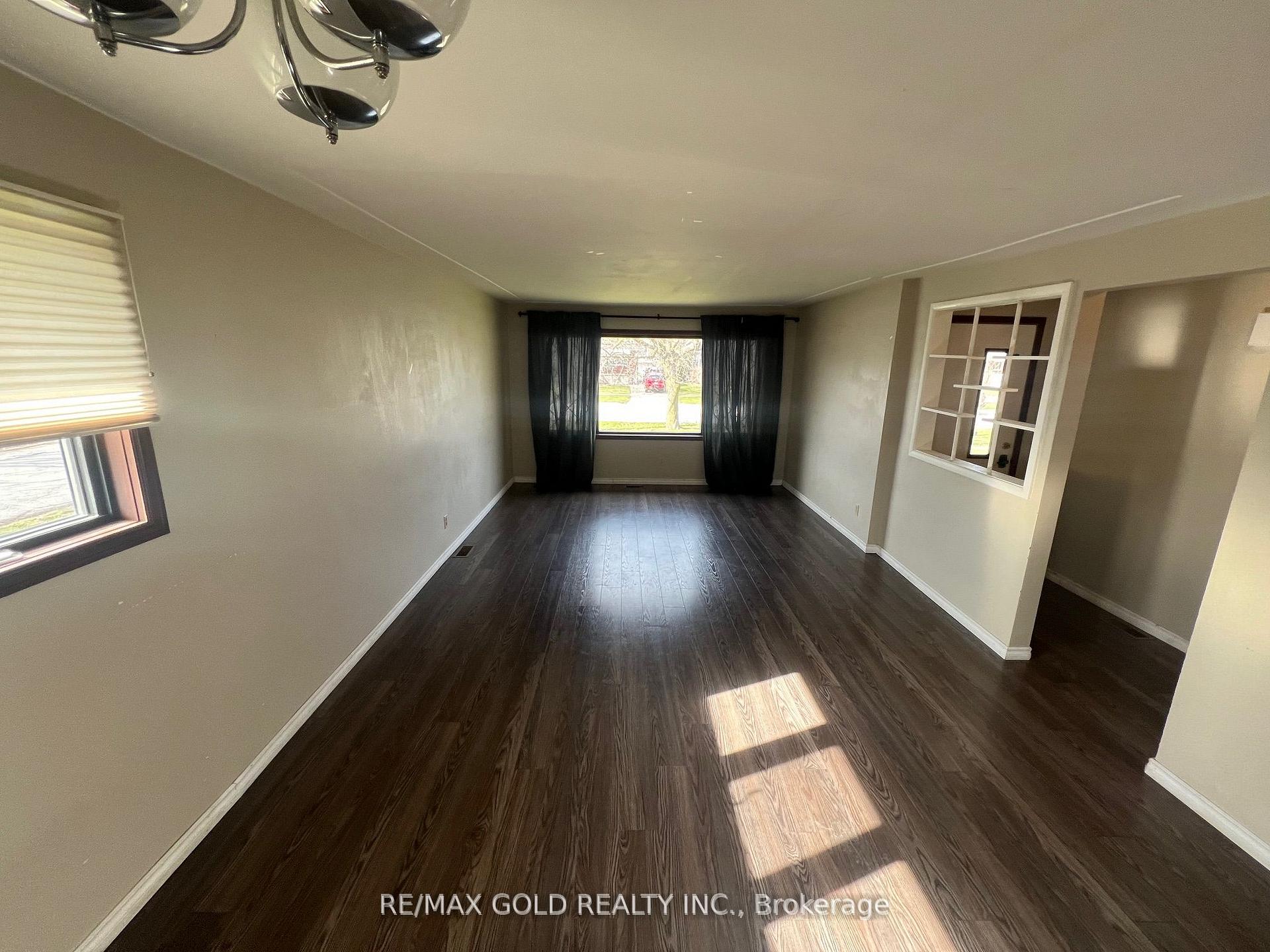 Photo 6 of 979 Wellington Street, Sarnia — HOMEH