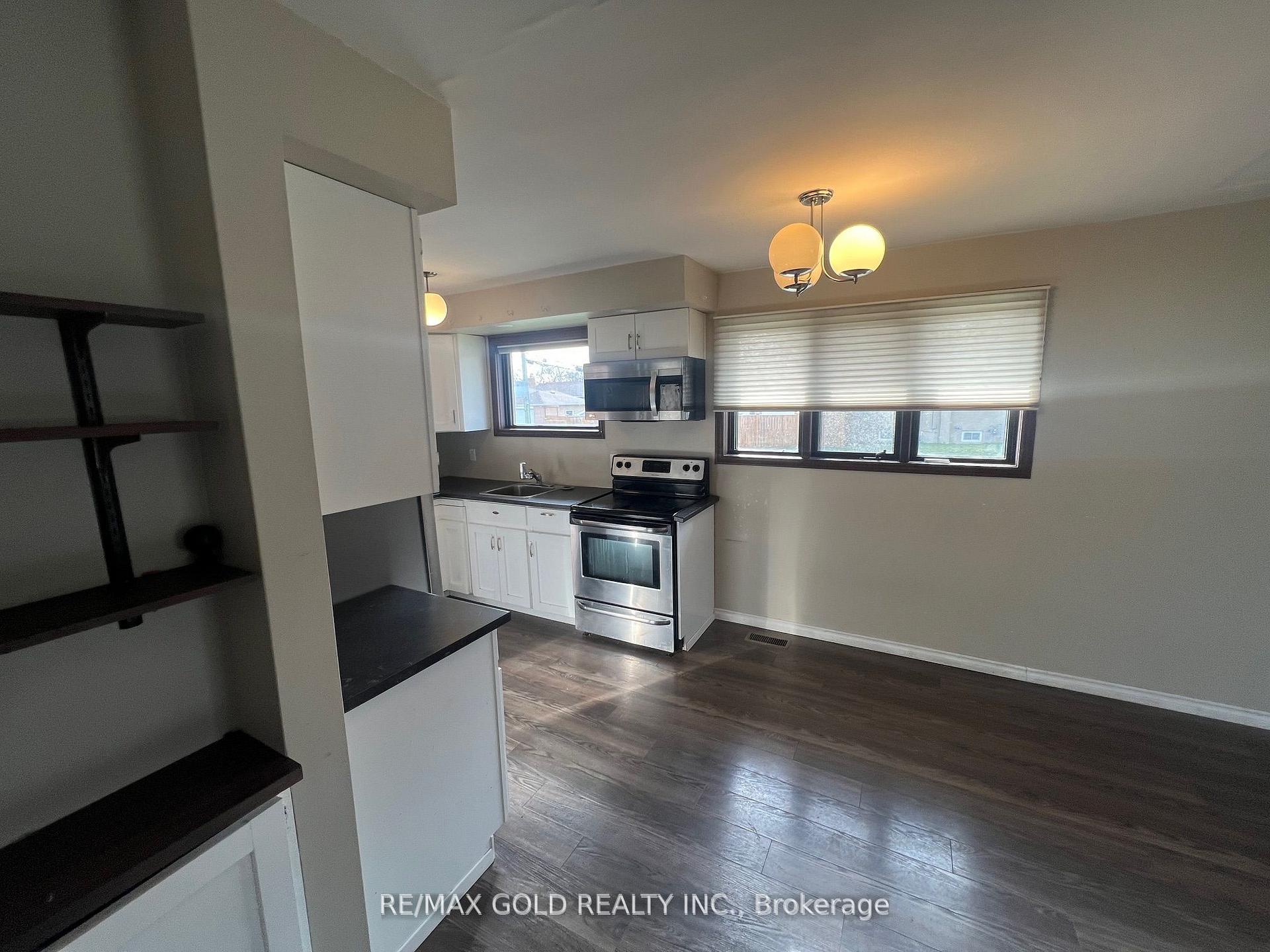 Photo 9 of 979 Wellington Street, Sarnia — HOMEH