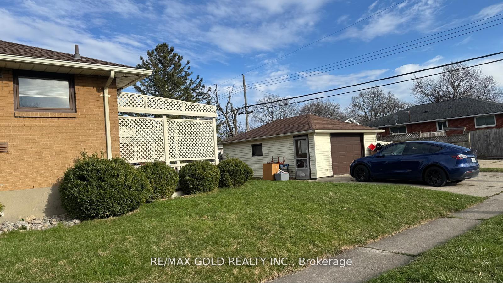 Photo 20 of 979 Wellington Street, Sarnia — HOMEH