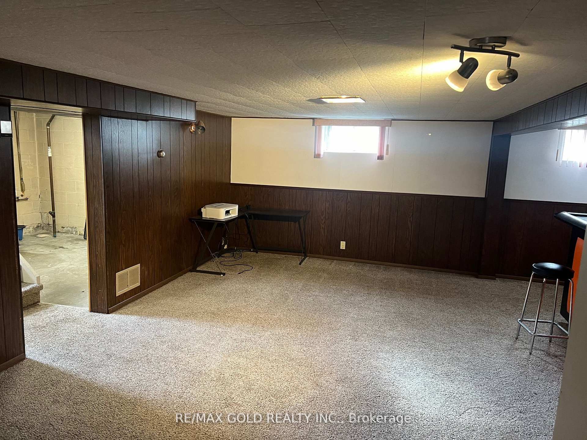 Photo 24 of 979 Wellington Street, Sarnia — HOMEH