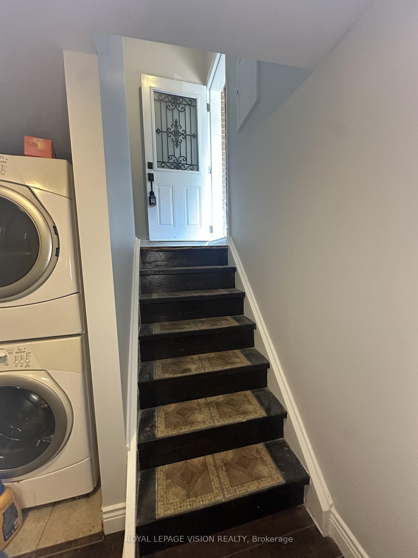 Photo 3 of 43 Par Avenue, Scarborough, Woburn — HOMEH