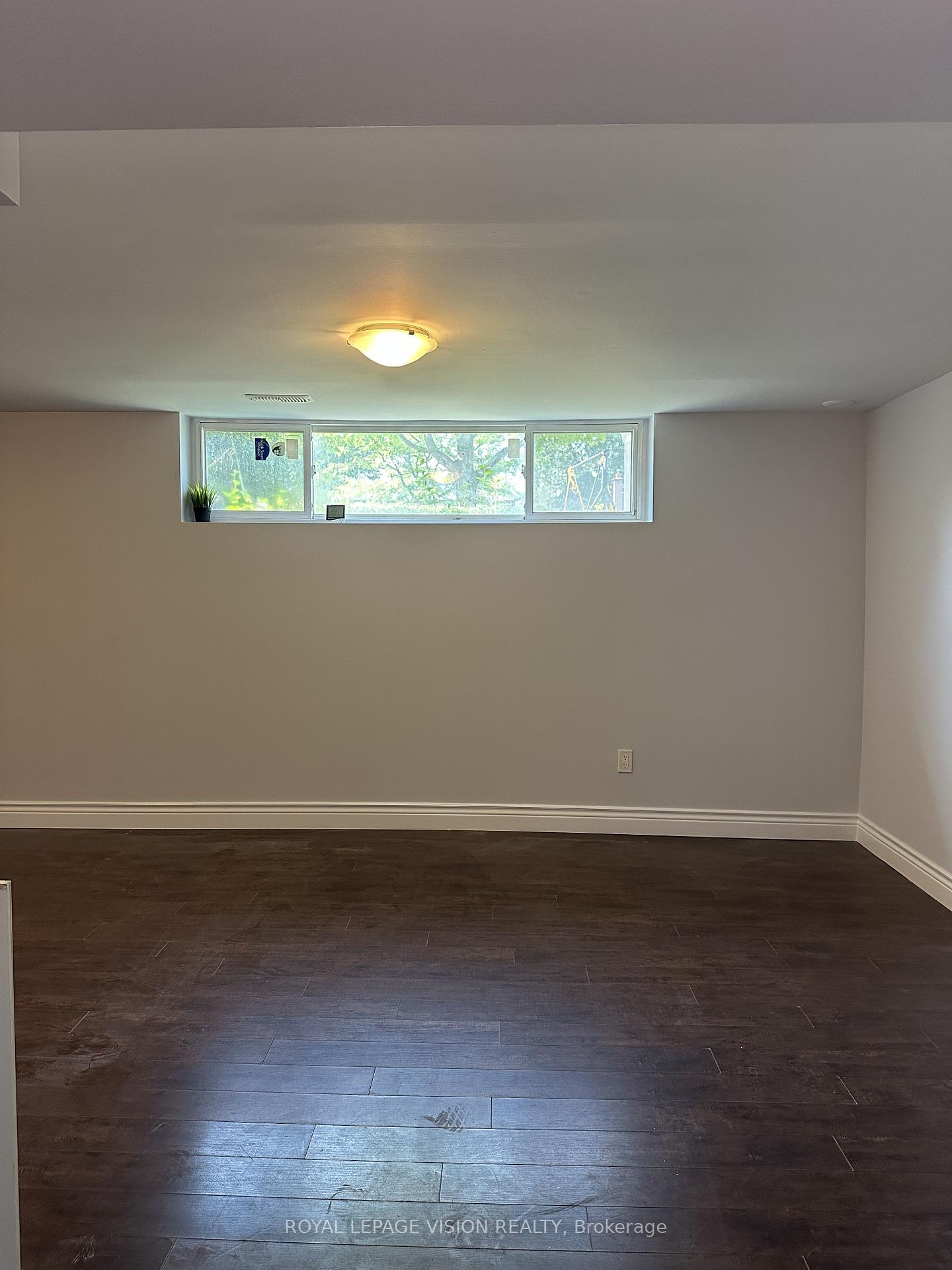 Photo 6 of 43 Par Avenue, Scarborough, Woburn — HOMEH