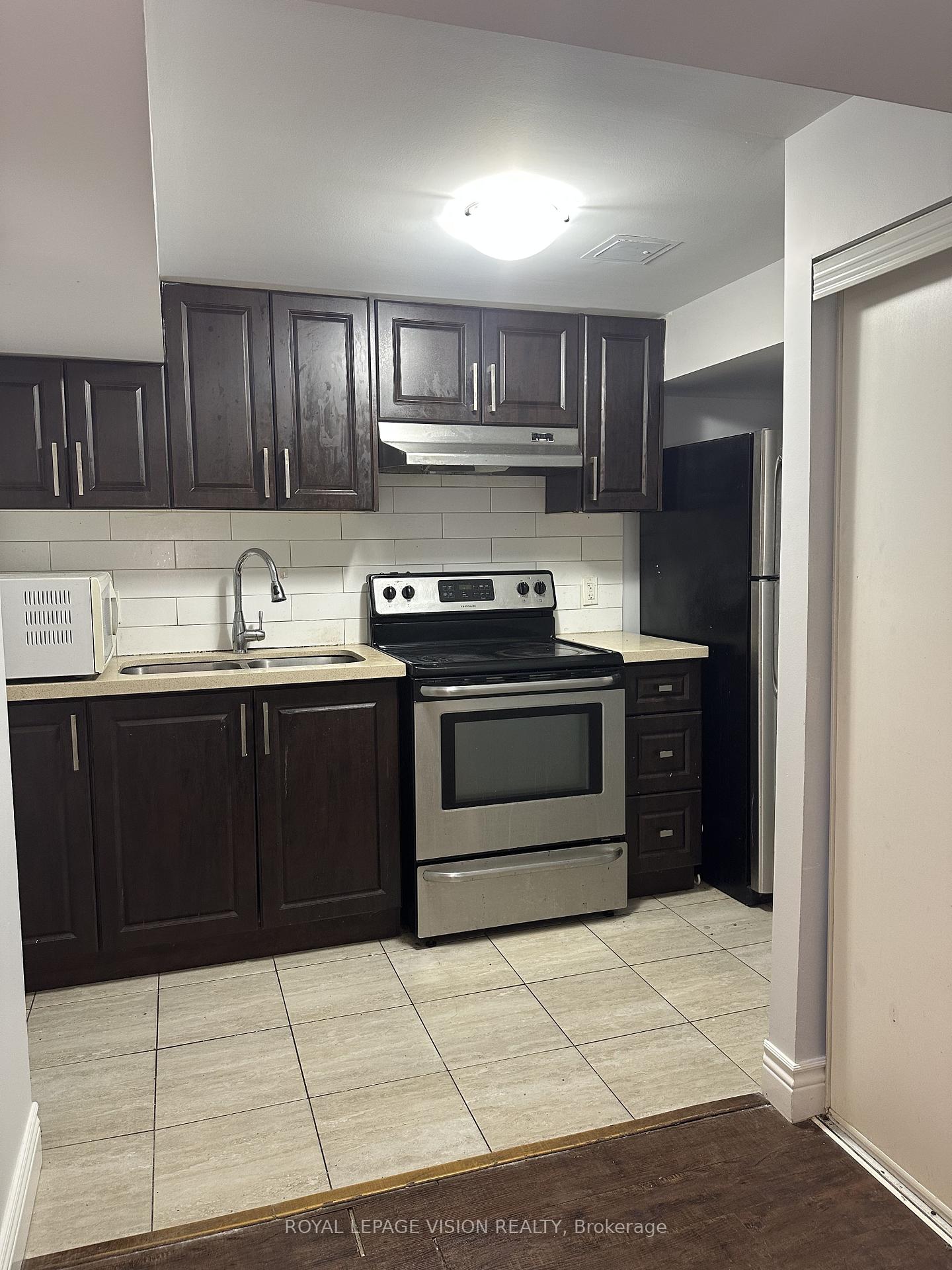 Photo 11 of 43 Par Avenue, Scarborough, Woburn — HOMEH