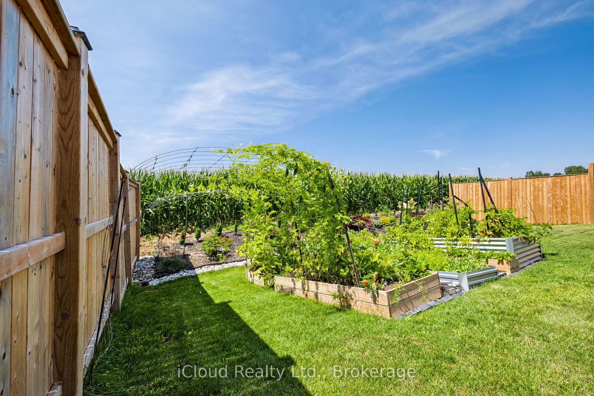 Photo 6 of 94 Beech Boulevard, Tillsonburg — HOMEH