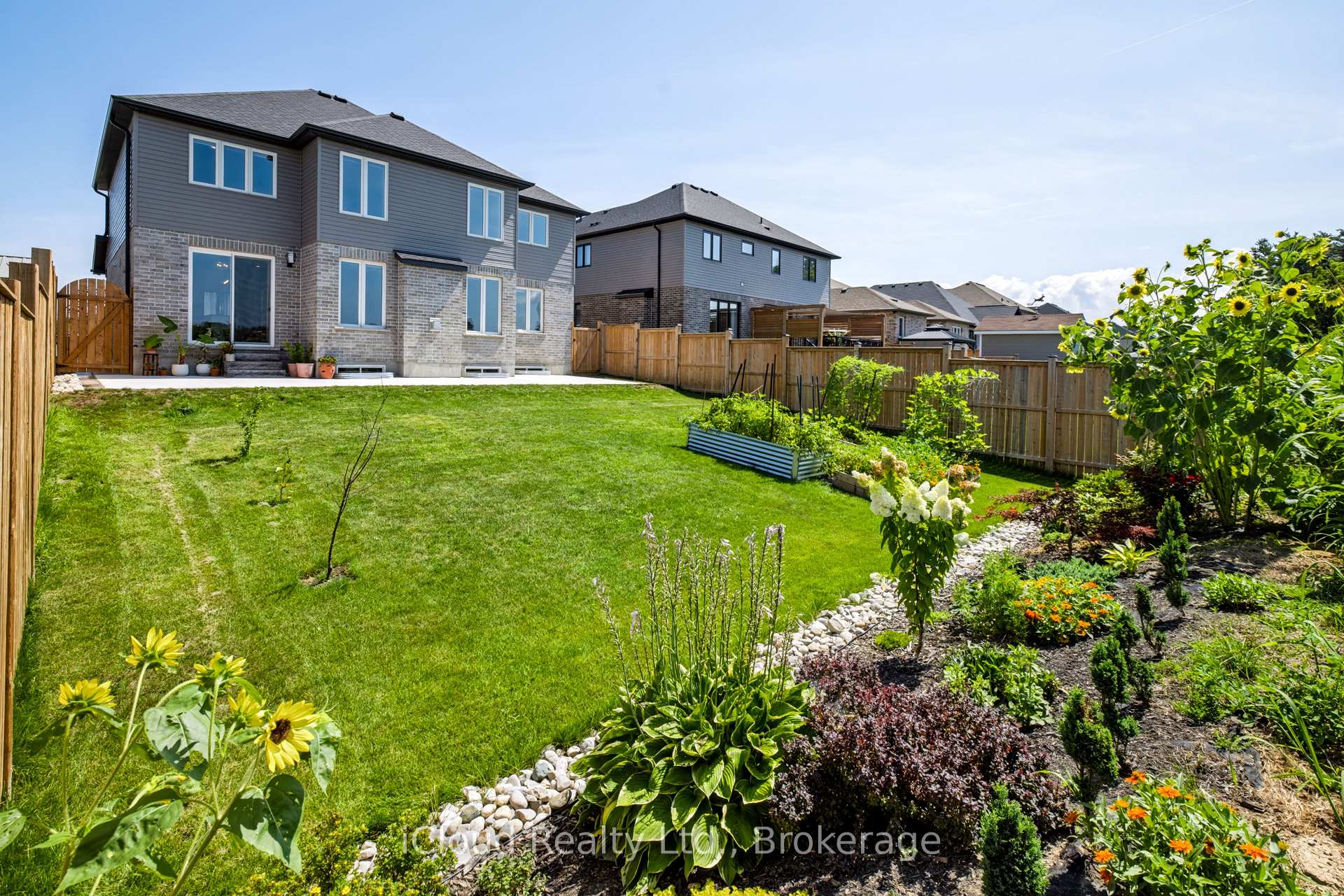 Photo 7 of 94 Beech Boulevard, Tillsonburg — HOMEH