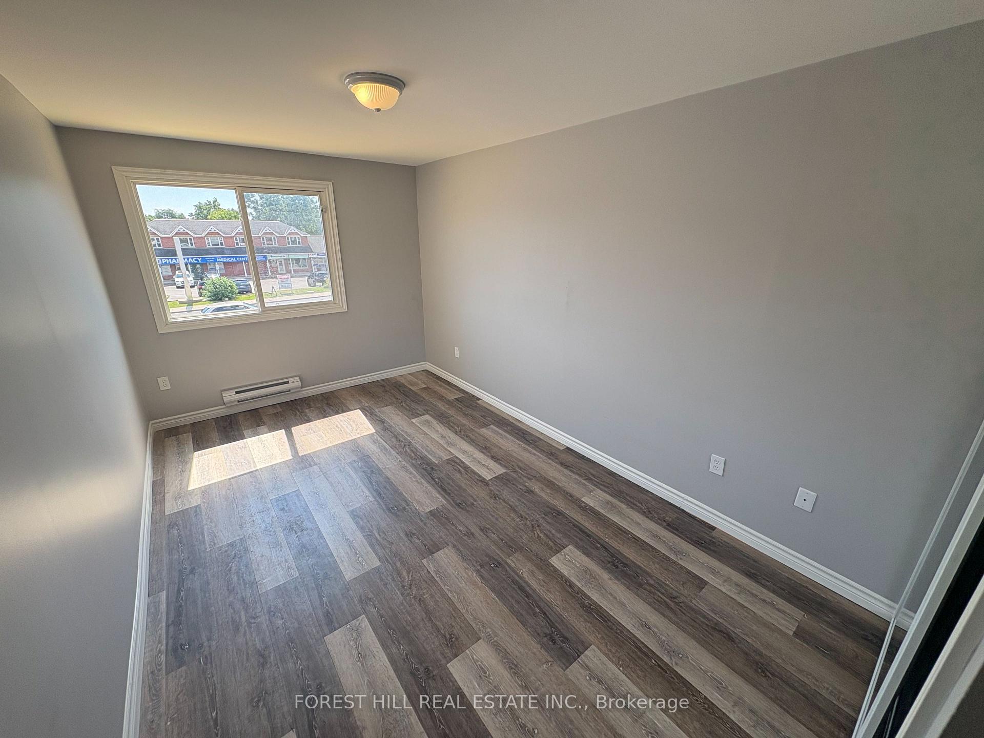 Photo 6 of Unit 5, 130 King Street E, Clarington, Bowmanville — HOMEH