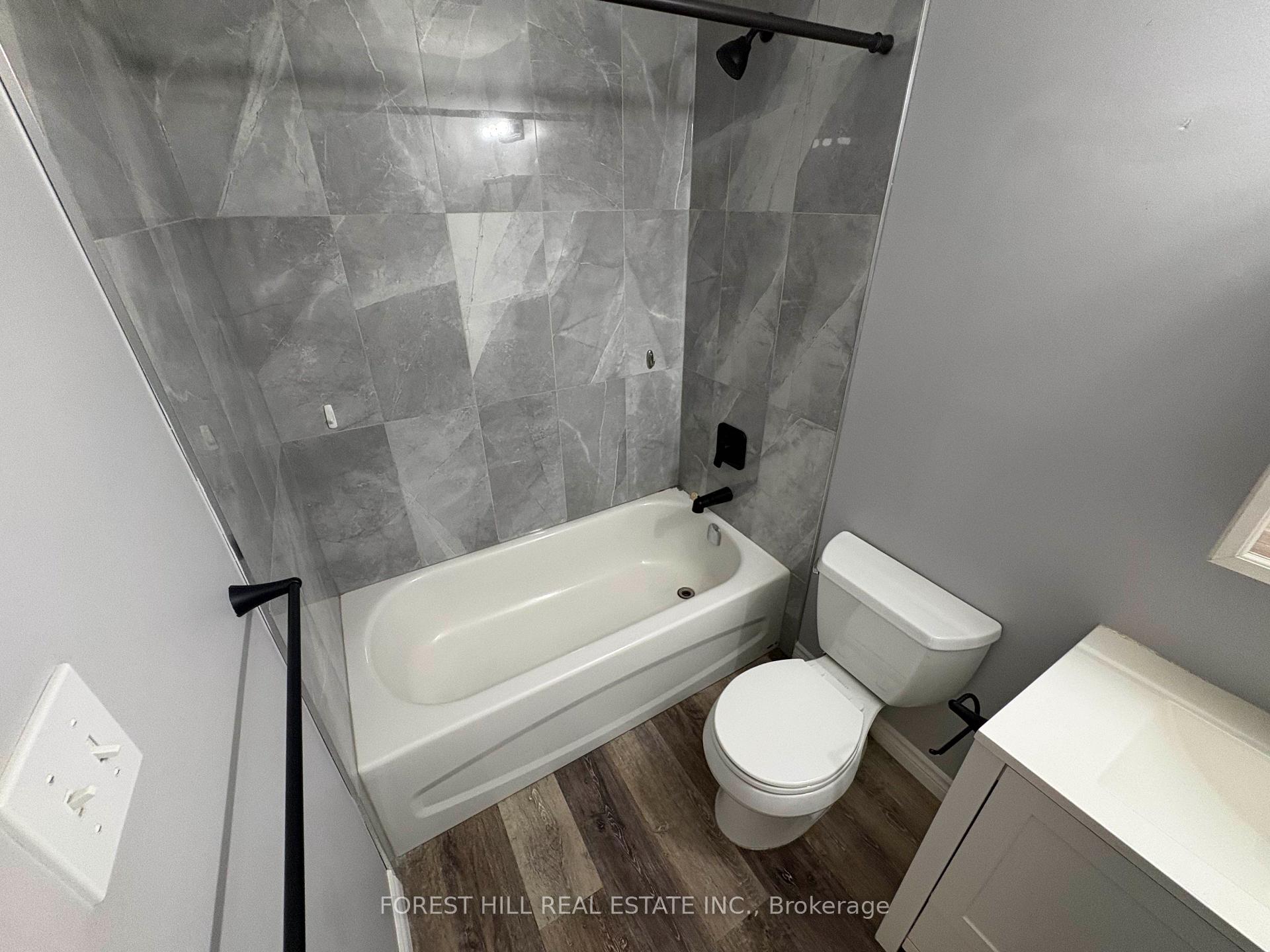 Photo 11 of Unit 5, 130 King Street E, Clarington, Bowmanville — HOMEH