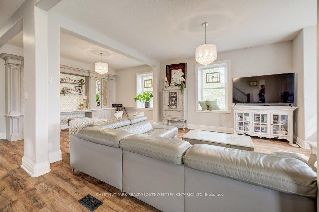 Photo 10 of 35 Schweitzer Street, Kitchener, Bridgeport — HOMEH