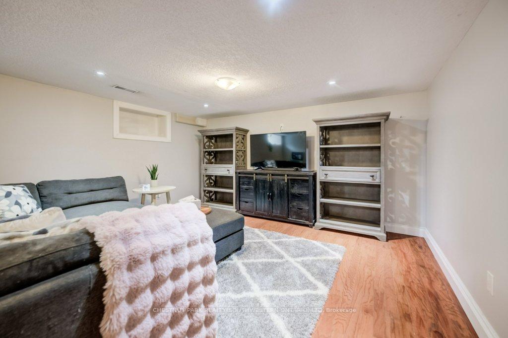 Photo 32 of 35 Schweitzer Street, Kitchener, Bridgeport — HOMEH