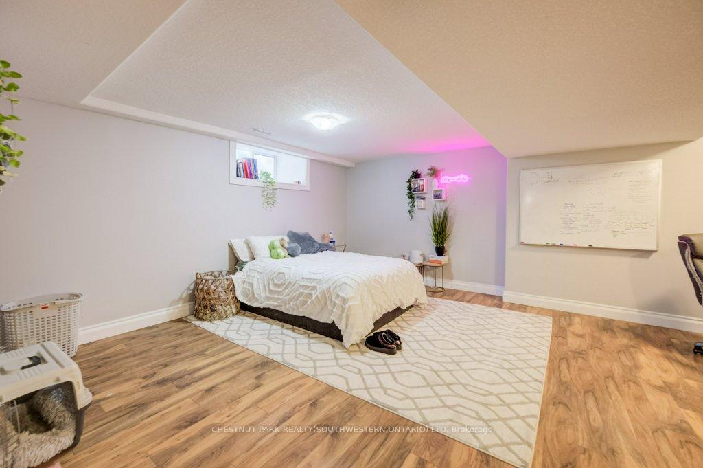 Photo 33 of 35 Schweitzer Street, Kitchener, Bridgeport — HOMEH