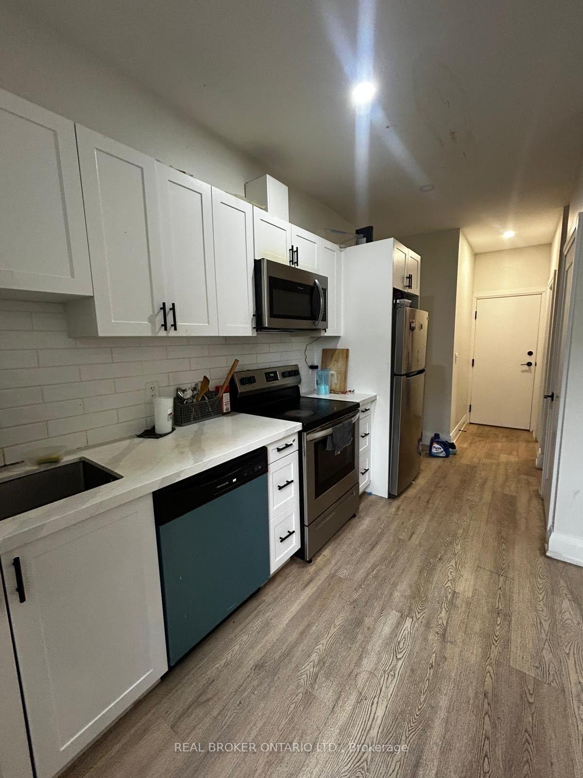 Photo 11 of 30 Victoria Avenue N, Hamilton, Beasley — HOMEH