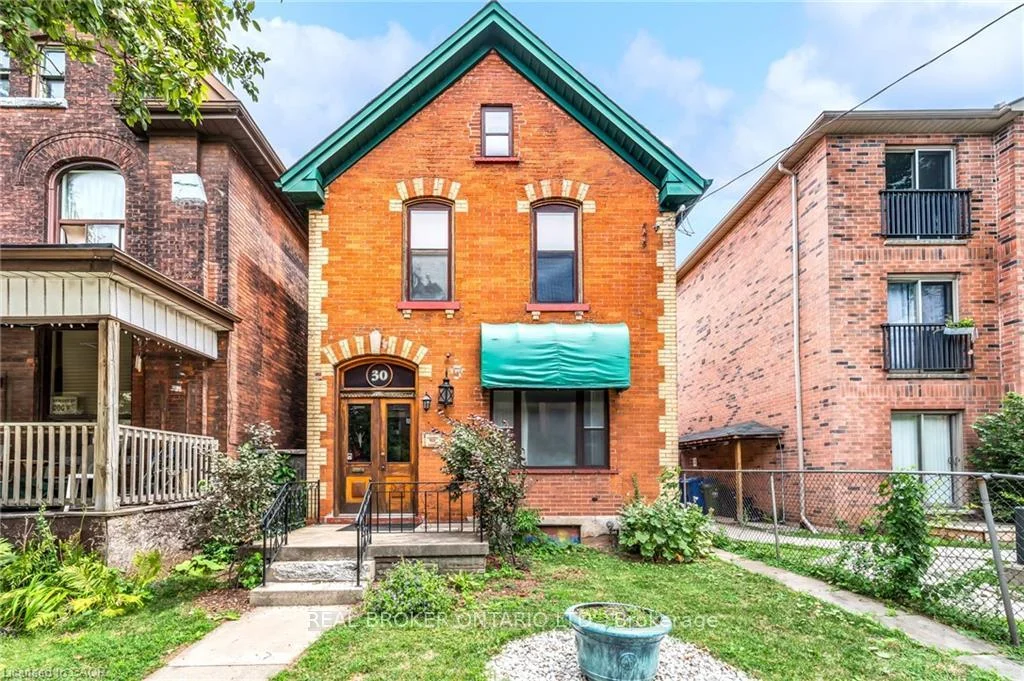 Photo 3 of 30 Victoria Avenue N, Hamilton, Beasley — HOMEH