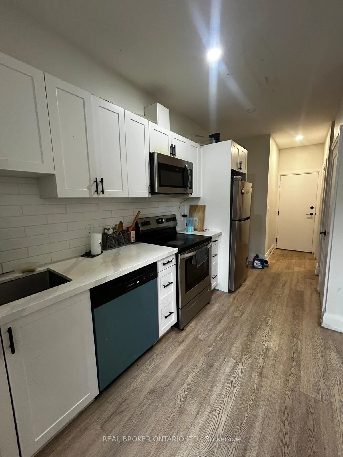 Photo 4 of 30 Victoria Avenue N, Hamilton, Beasley — HOMEH