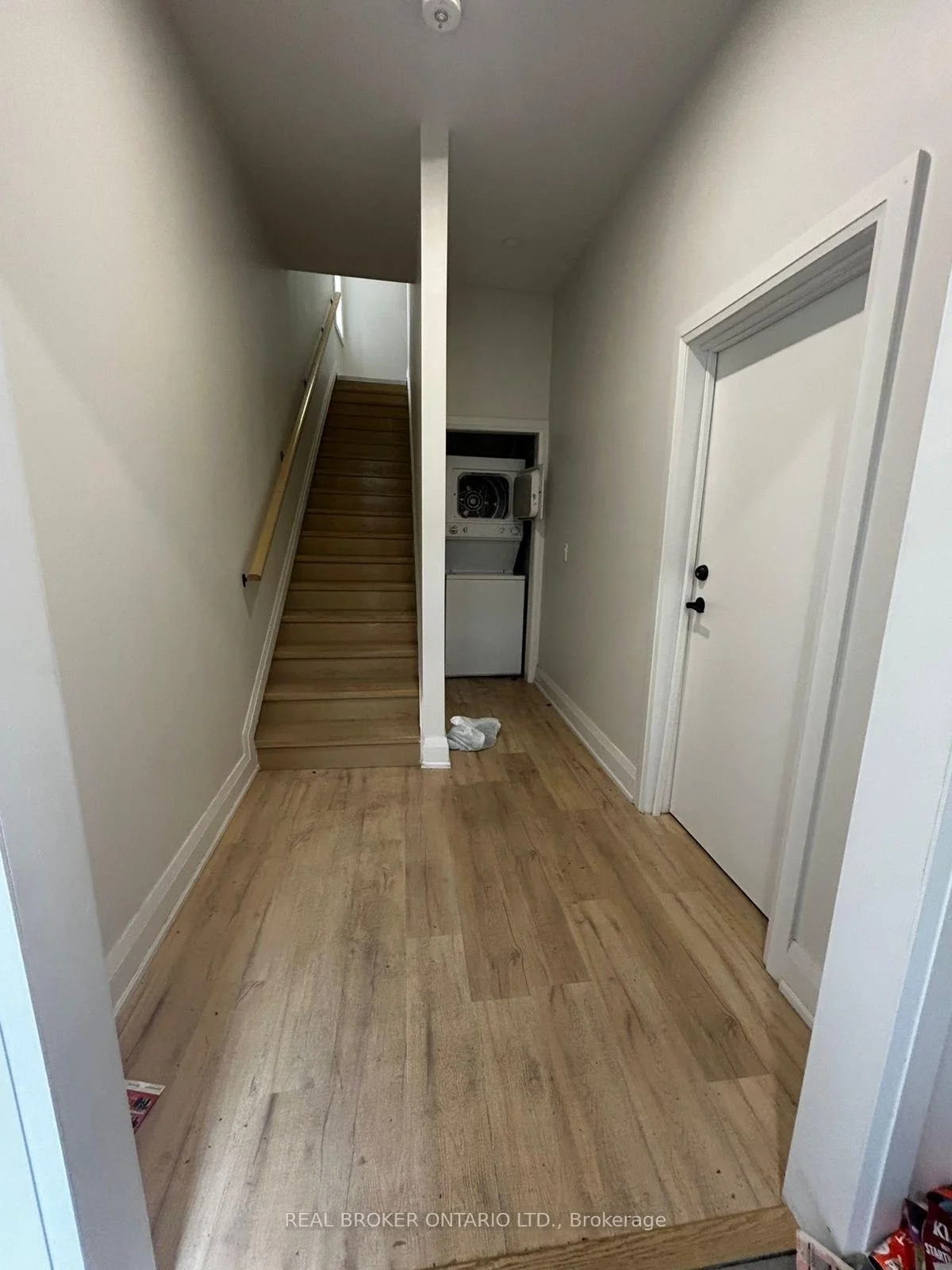 Photo 9 of 30 Victoria Avenue N, Hamilton, Beasley — HOMEH