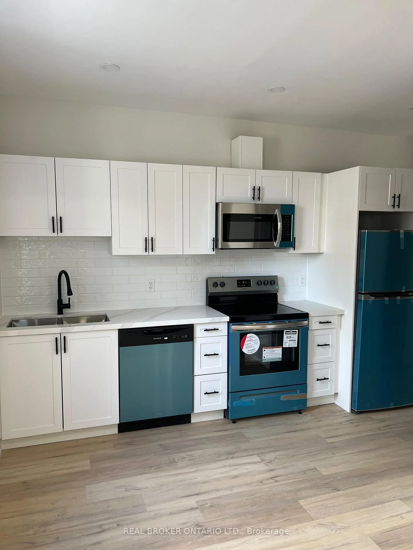 Photo 10 of 30 Victoria Avenue N, Hamilton, Beasley — HOMEH