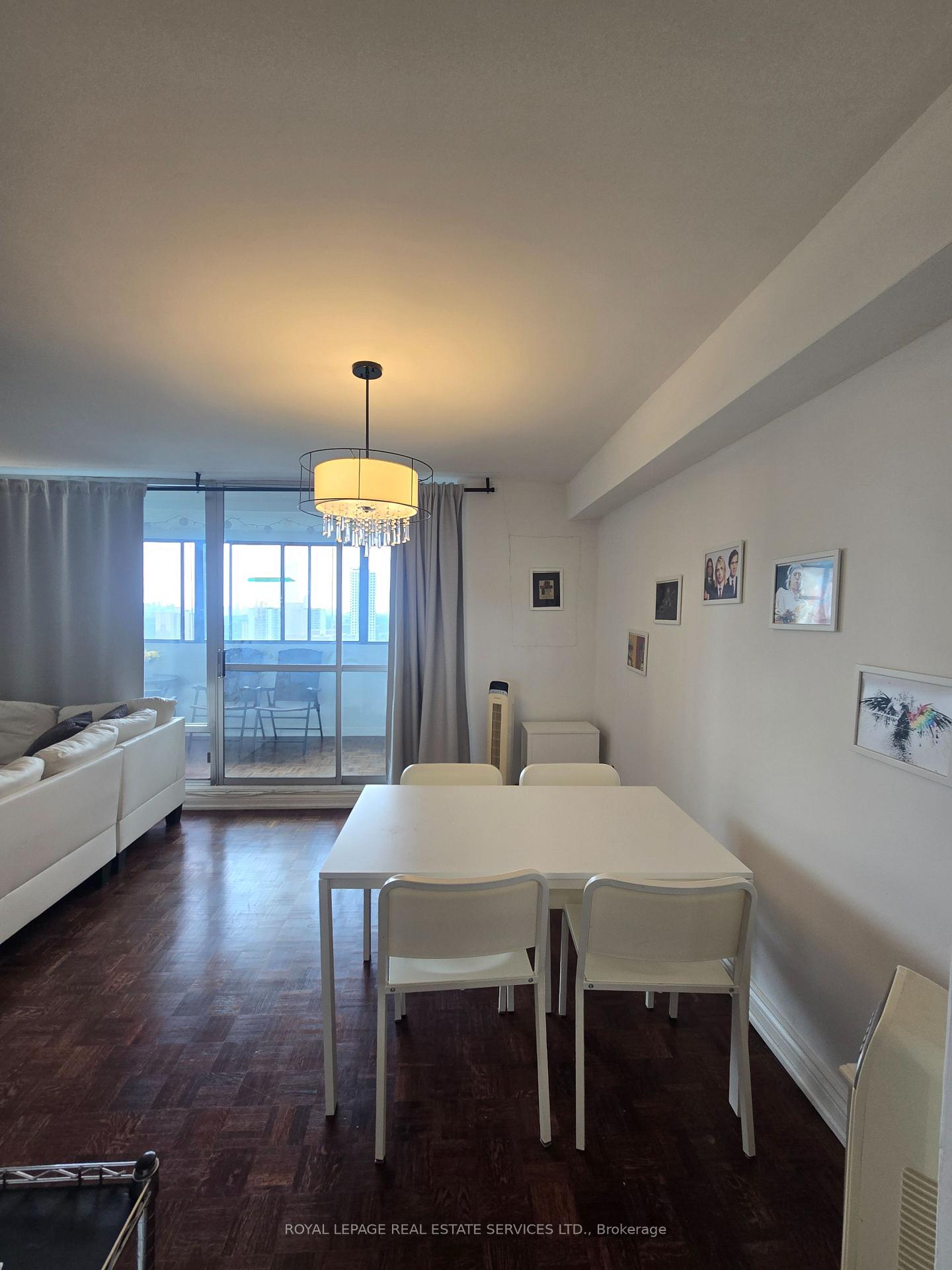 Photo 4 of Unit 2614, 1 Massey Square, Toronto, Crescent Town — HOMEH
